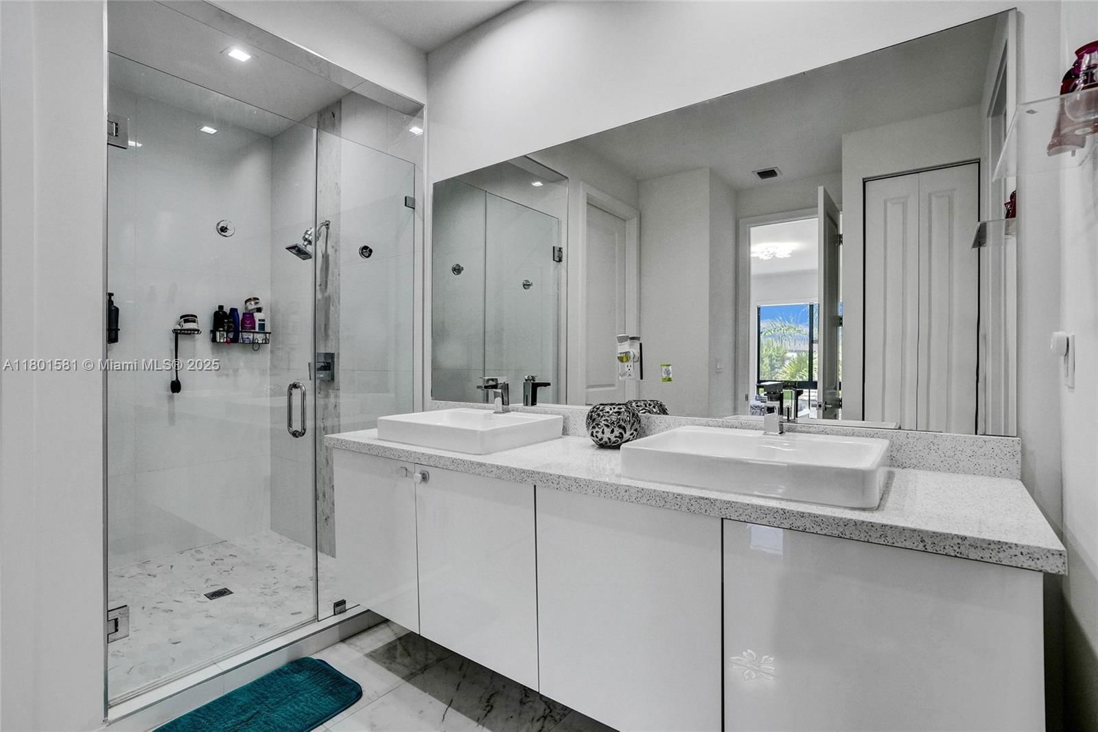 Real estate property located at 8211 43rd Ter, Miami-dade, Downtown Doral South Phas, Doral, FL