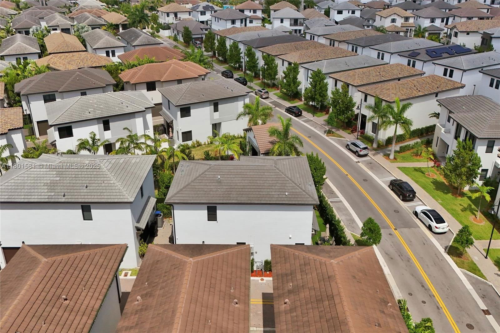 Real estate property located at 8211 43rd Ter, Miami-dade, Downtown Doral South Phas, Doral, FL