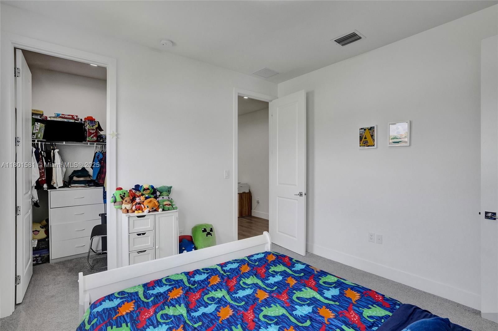 Real estate property located at 8211 43rd Ter, Miami-dade, Downtown Doral South Phas, Doral, FL