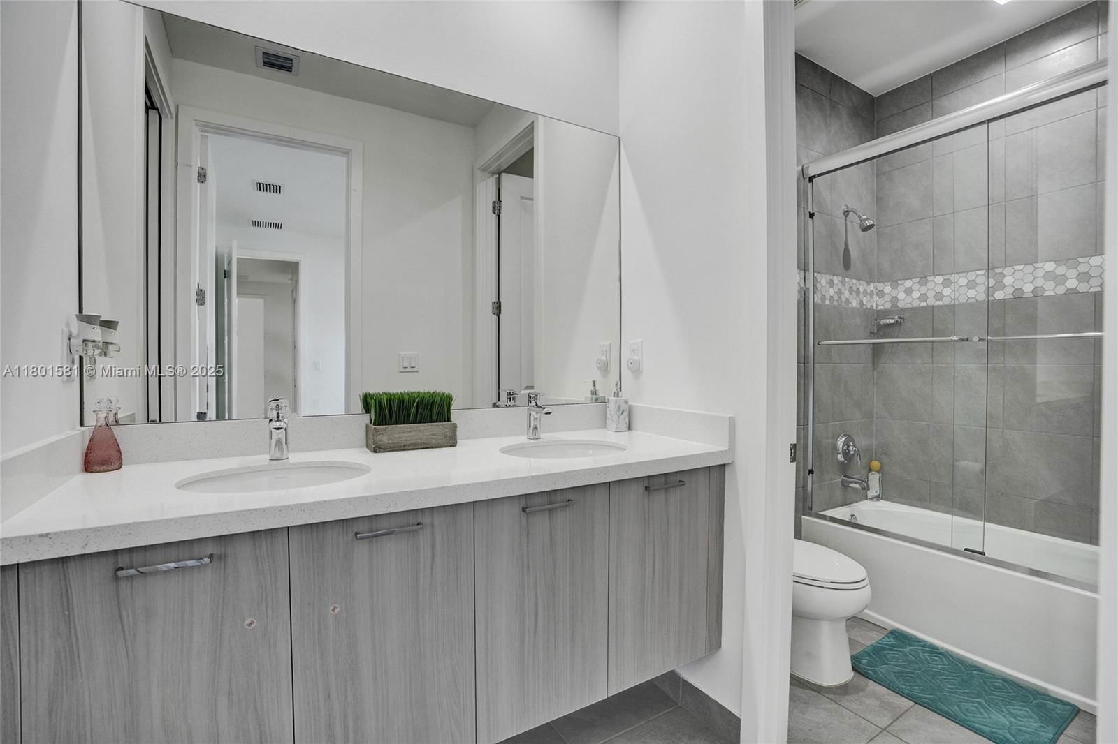 Real estate property located at 8211 43rd Ter, Miami-dade, Downtown Doral South Phas, Doral, FL
