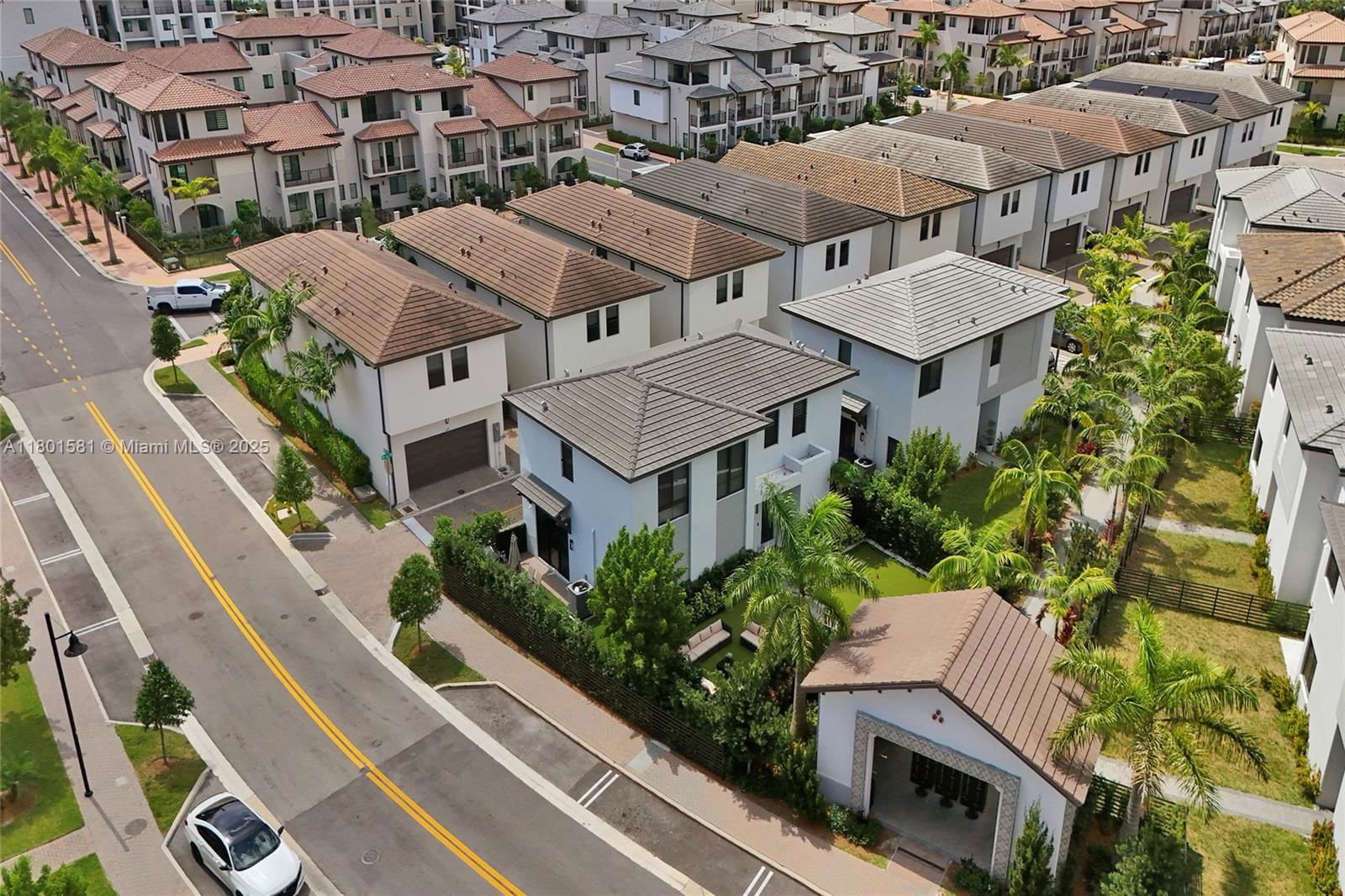 Real estate property located at 8211 43rd Ter, Miami-dade, Downtown Doral South Phas, Doral, FL