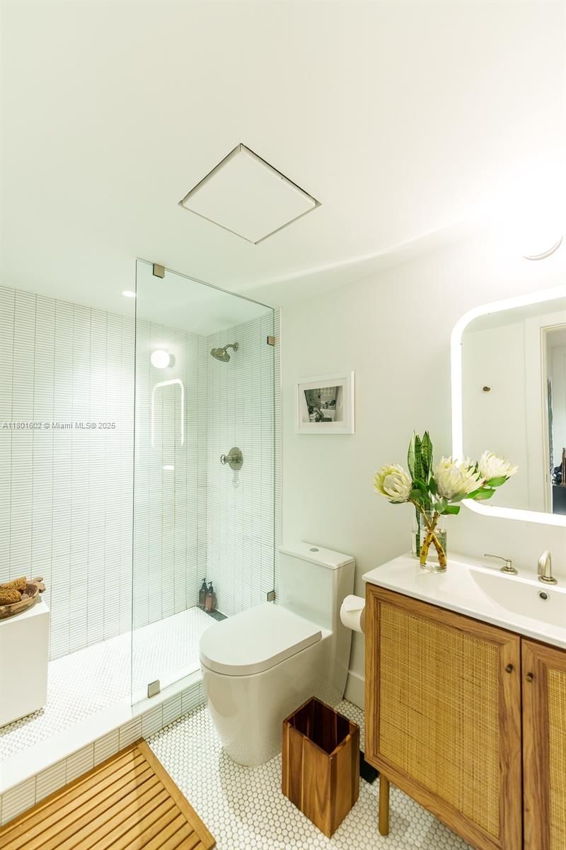 Real estate property located at 7487 82nd St C302, Miami-dade, Dadeland Capri Condo, Miami, FL