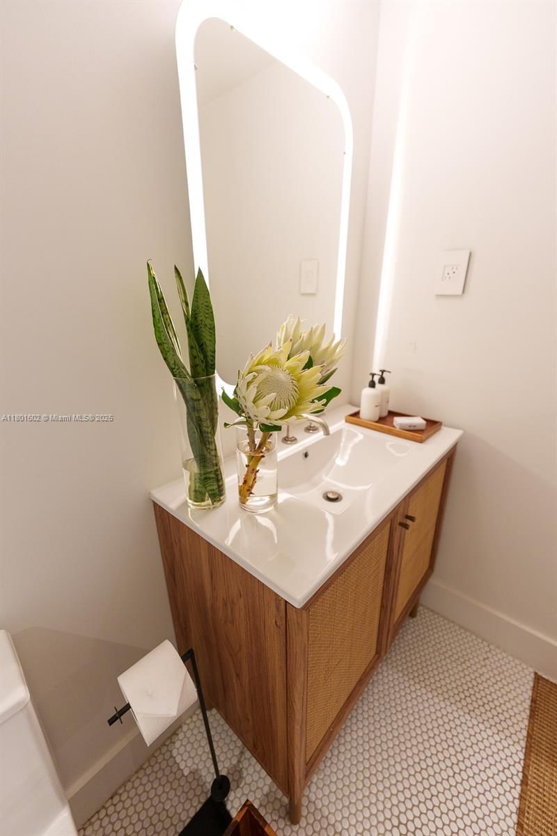 Real estate property located at 7487 82nd St C302, Miami-dade, Dadeland Capri Condo, Miami, FL