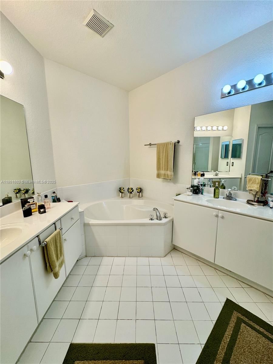 Real estate property located at 11226 75th Ter ., Miami-dade, Doral Isles North Sec One, Doral, FL