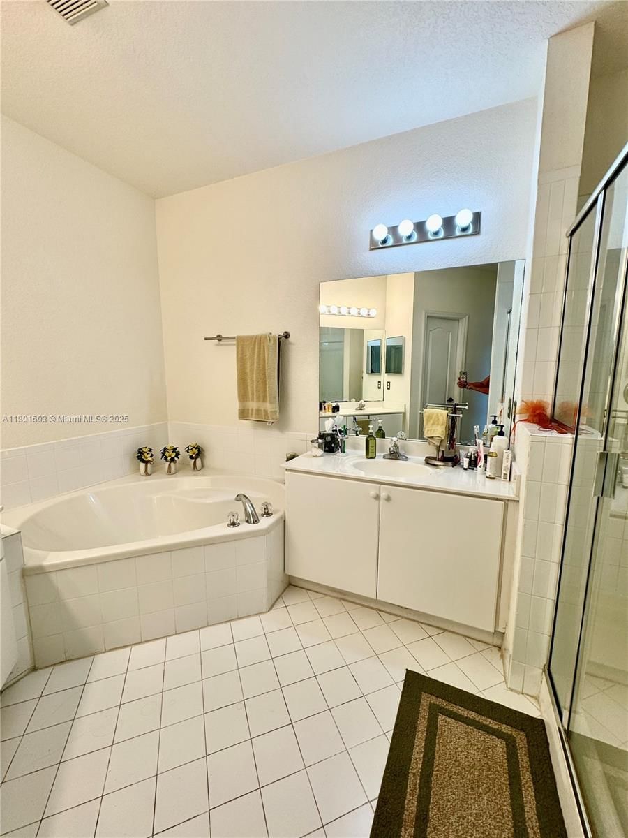 Real estate property located at 11226 75th Ter ., Miami-dade, Doral Isles North Sec One, Doral, FL