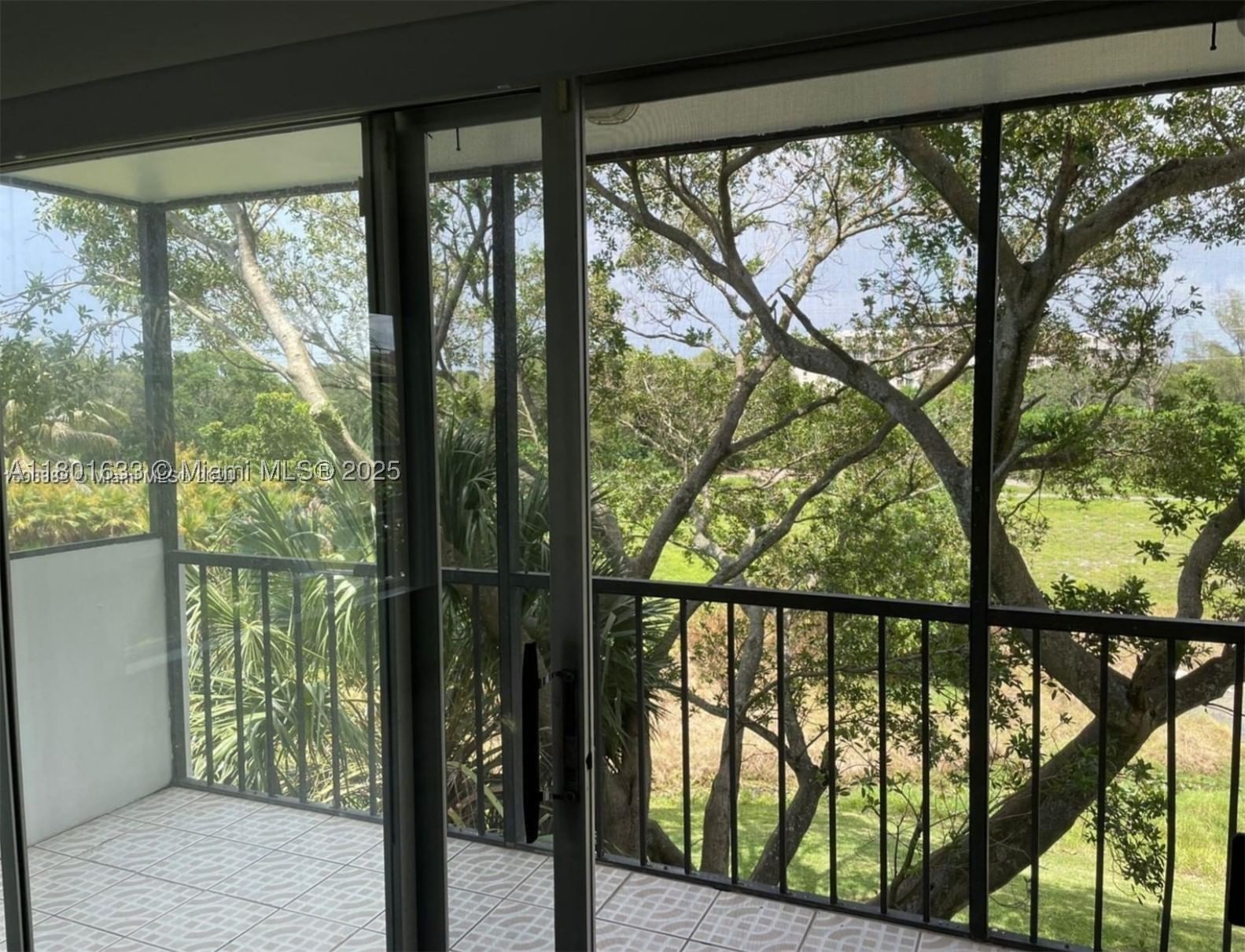 Real estate property located at 4164 Inverrary Dr #301, Broward, Manors Of Inverrary Xii, Lauderhill, FL