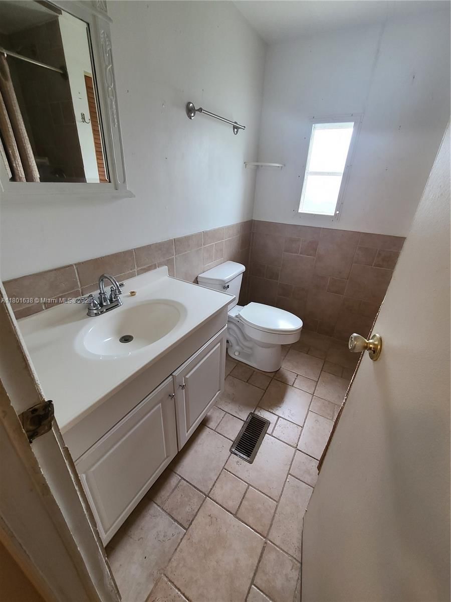 Real estate property located at 21711 7th Ct, Broward, Heritage City Sec 1, Pembroke Pines, FL