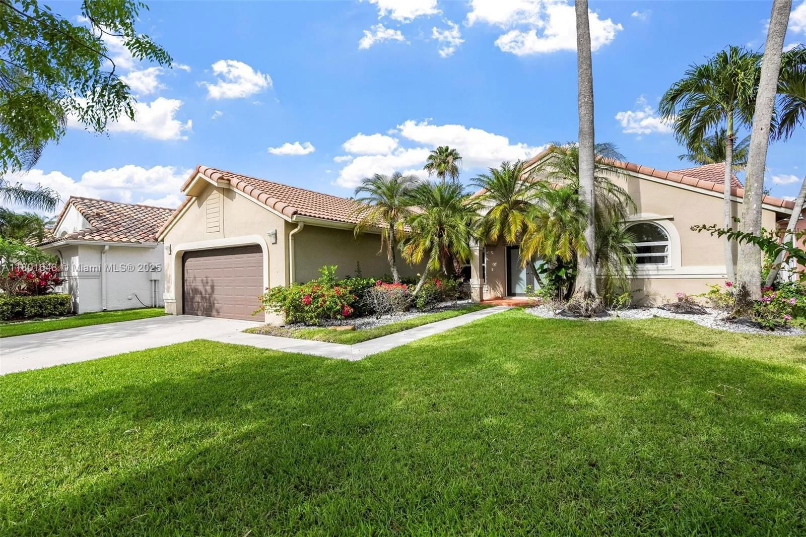 Real estate property located at 782 Lake Blvd, Broward, The Lakes, Weston, FL