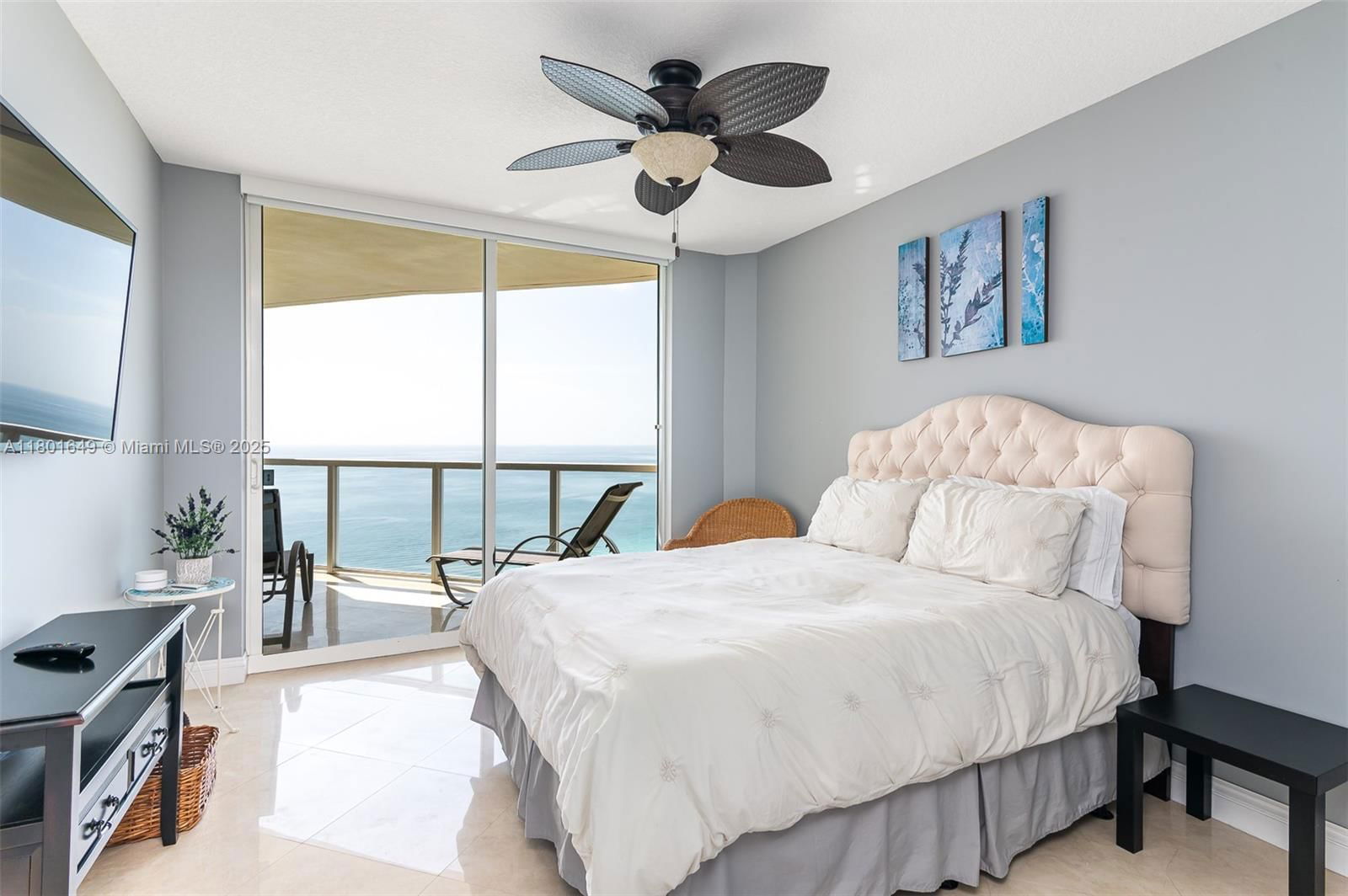 Real estate property located at 16699 Collins Ave #3401, Miami-dade, La Perla Condo, Sunny Isles Beach, FL