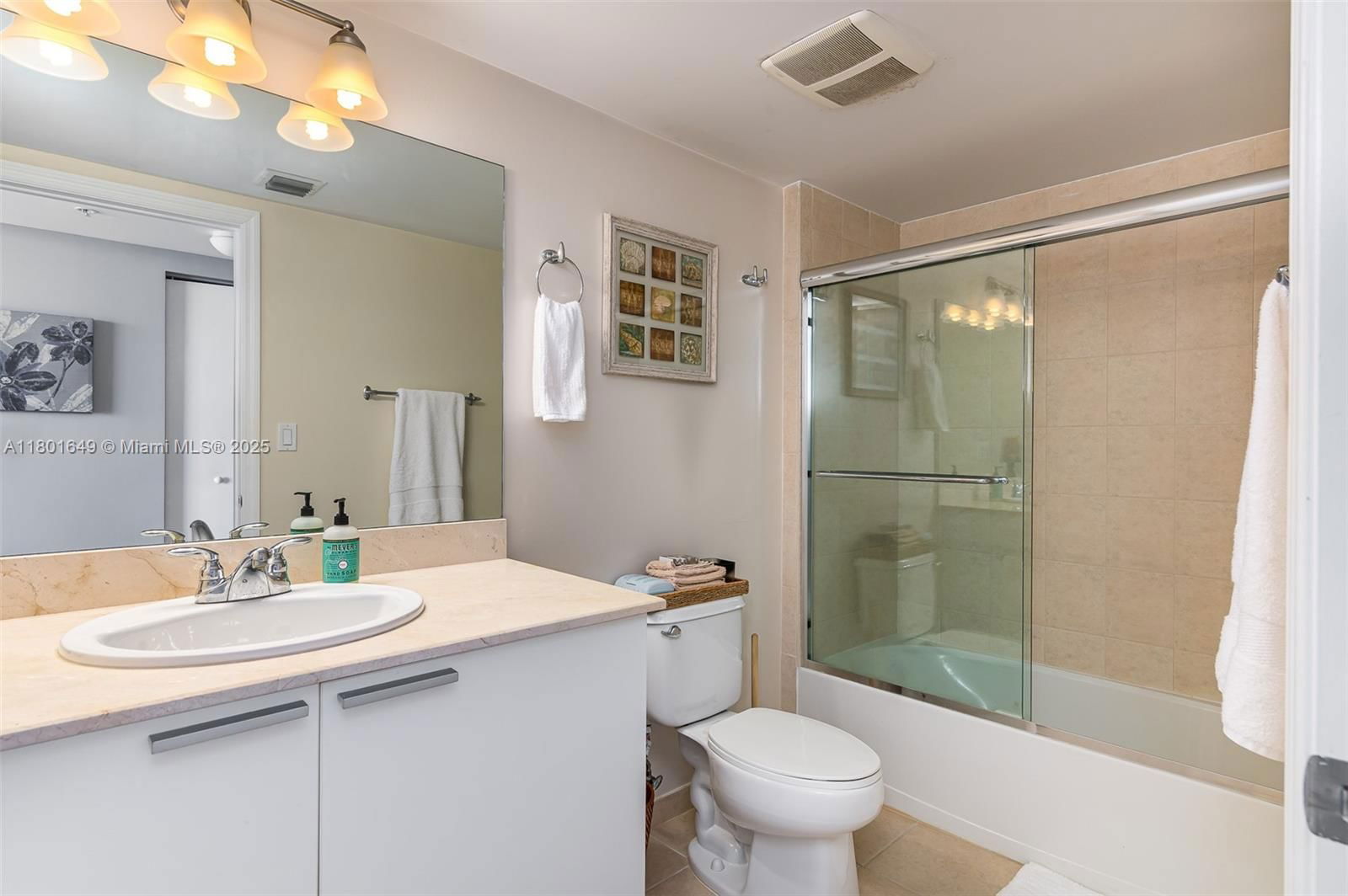 Real estate property located at 16699 Collins Ave #3401, Miami-dade, La Perla Condo, Sunny Isles Beach, FL