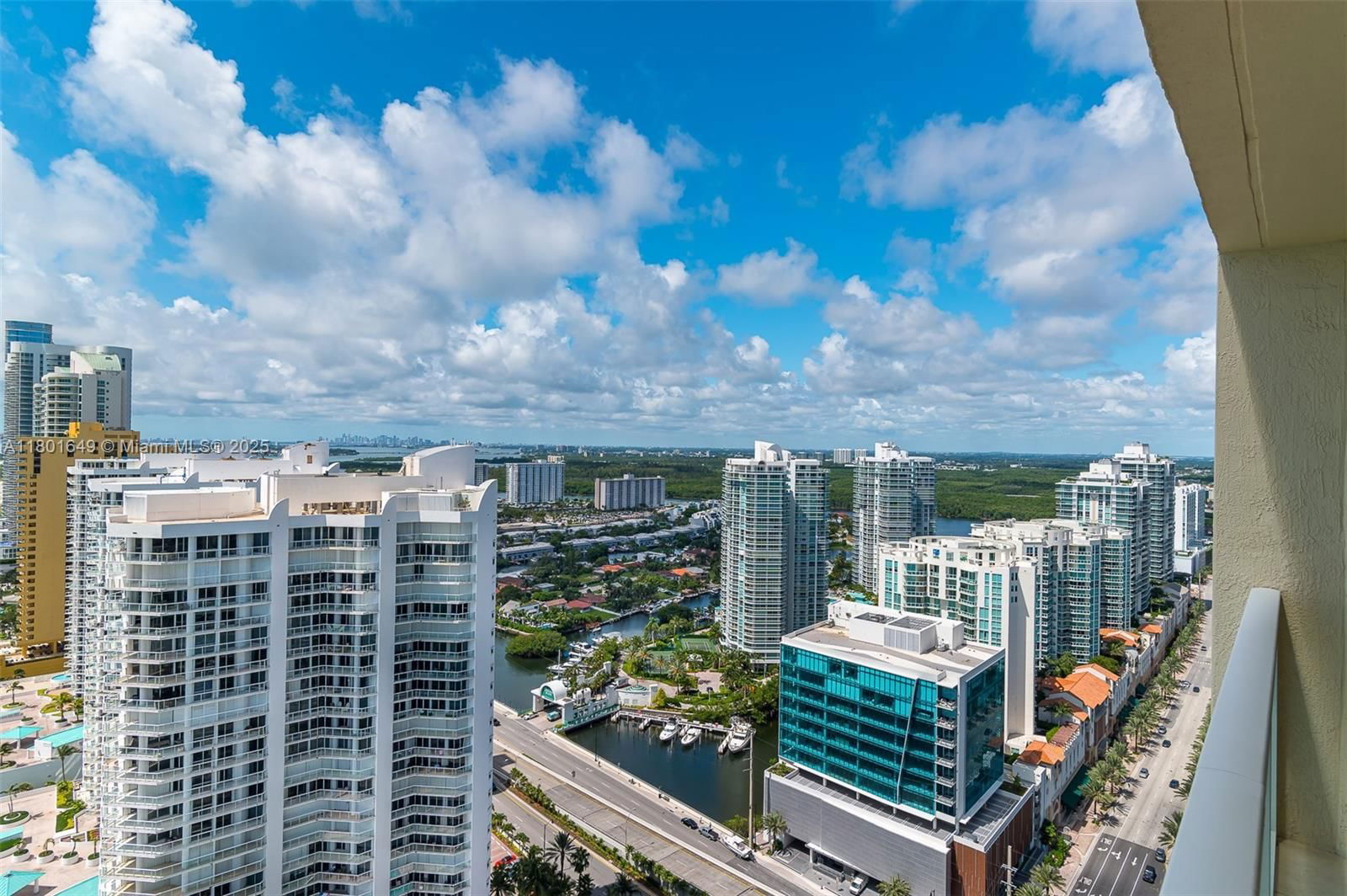 Real estate property located at 16699 Collins Ave #3401, Miami-dade, La Perla Condo, Sunny Isles Beach, FL