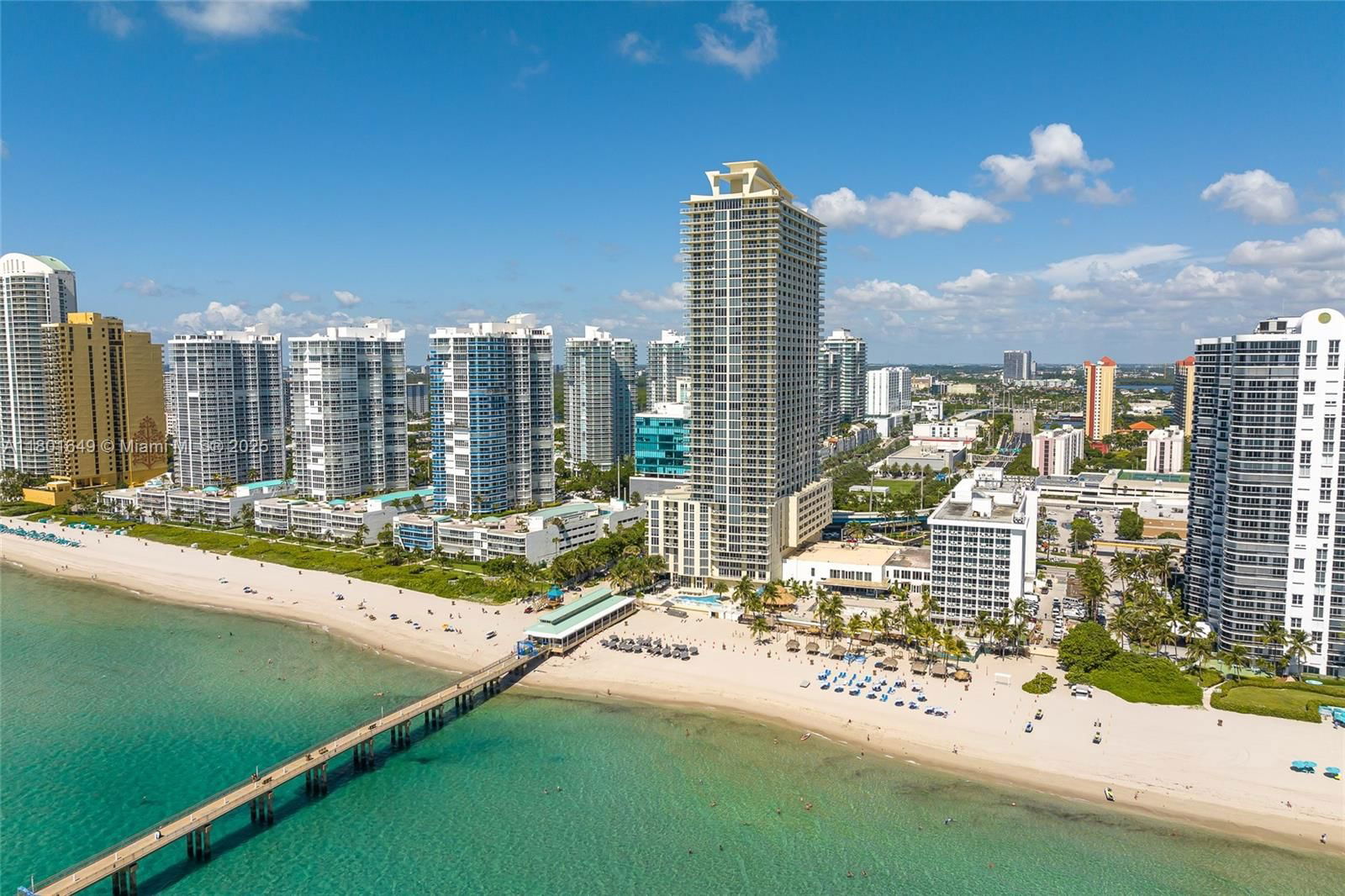 Real estate property located at 16699 Collins Ave #3401, Miami-dade, La Perla Condo, Sunny Isles Beach, FL