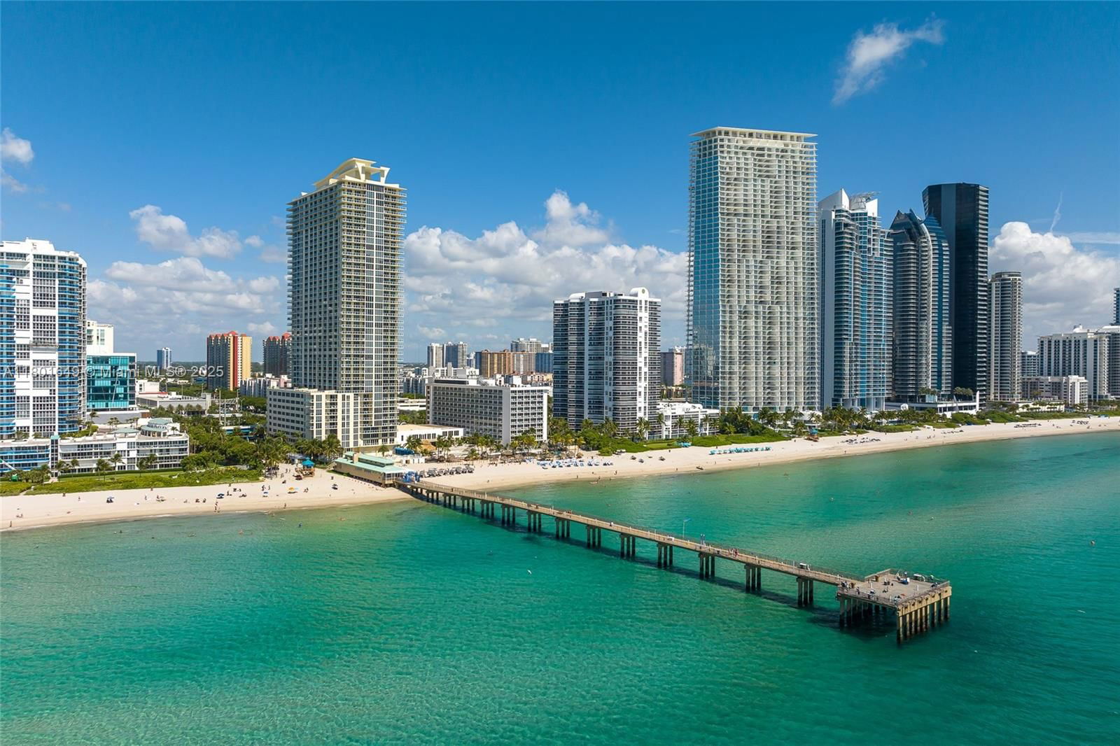 Real estate property located at 16699 Collins Ave #3401, Miami-dade, La Perla Condo, Sunny Isles Beach, FL