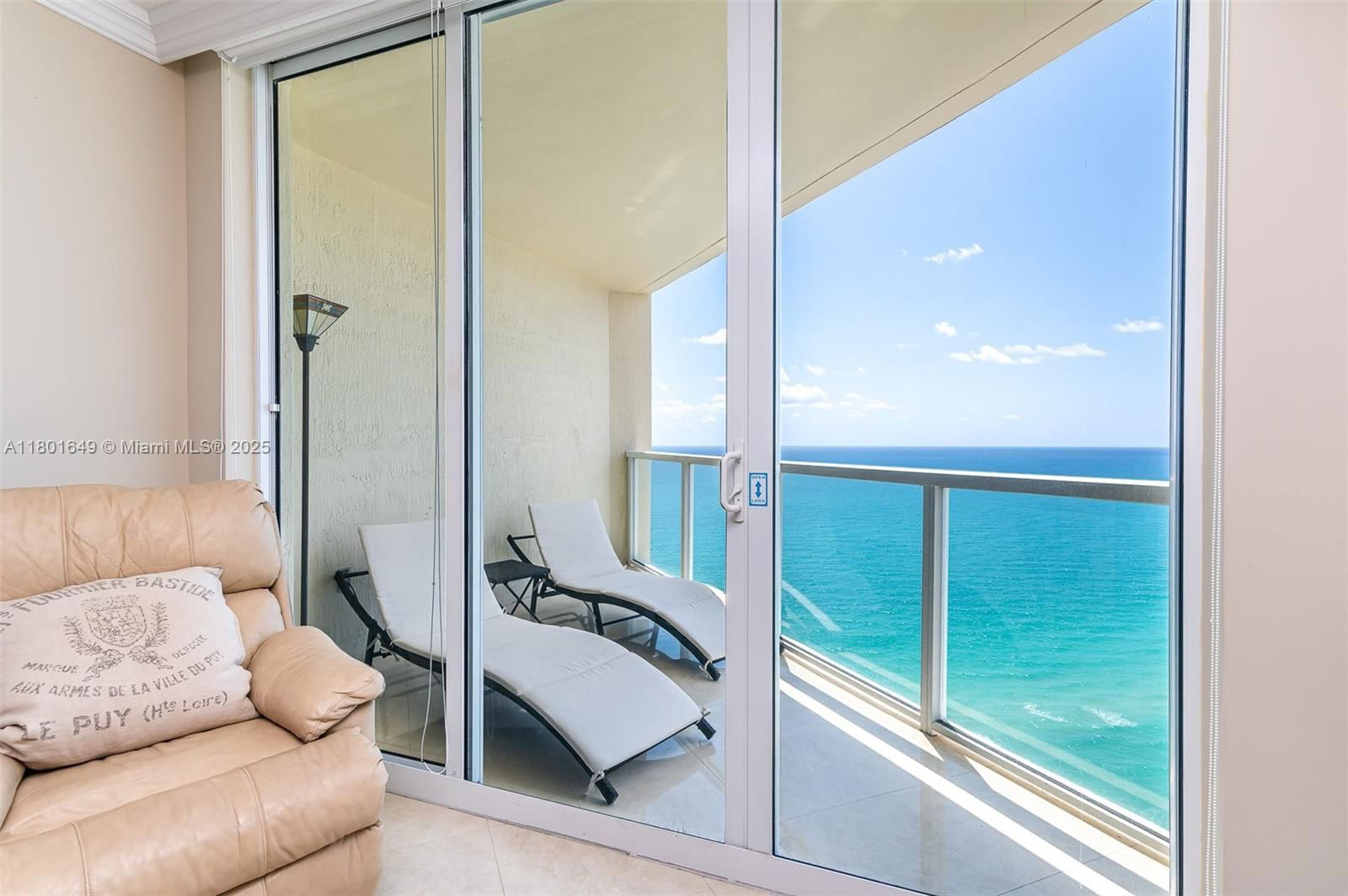 Real estate property located at 16699 Collins Ave #3401, Miami-dade, La Perla Condo, Sunny Isles Beach, FL