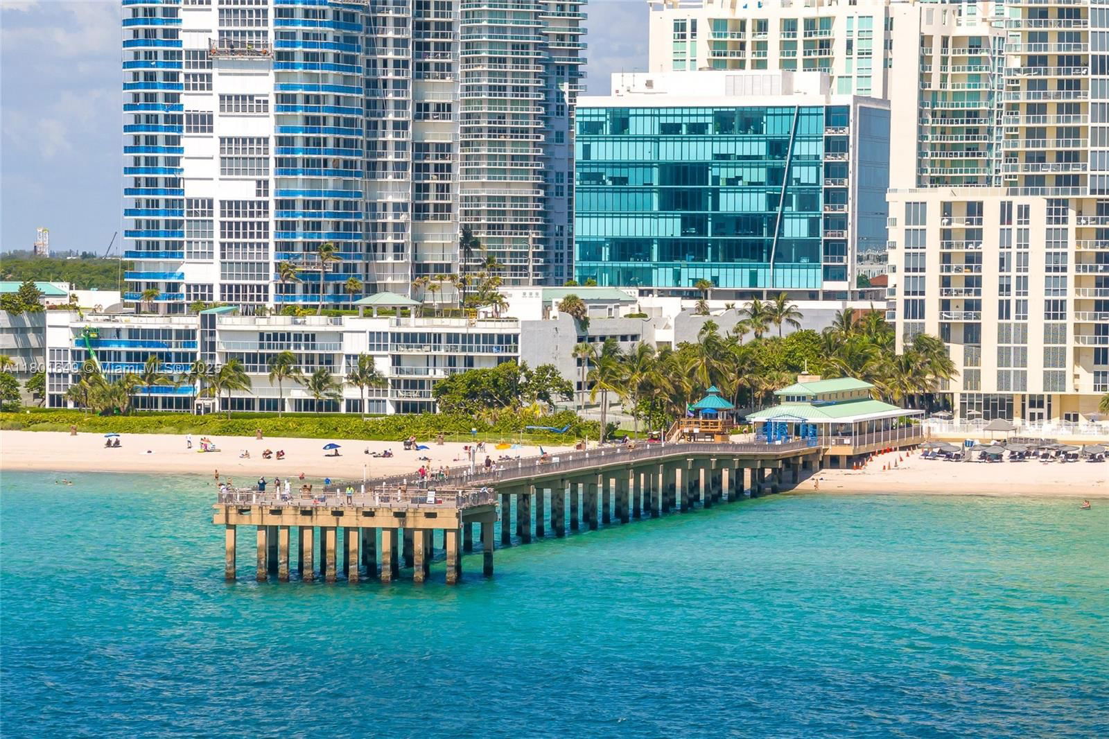 Real estate property located at 16699 Collins Ave #3401, Miami-dade, La Perla Condo, Sunny Isles Beach, FL