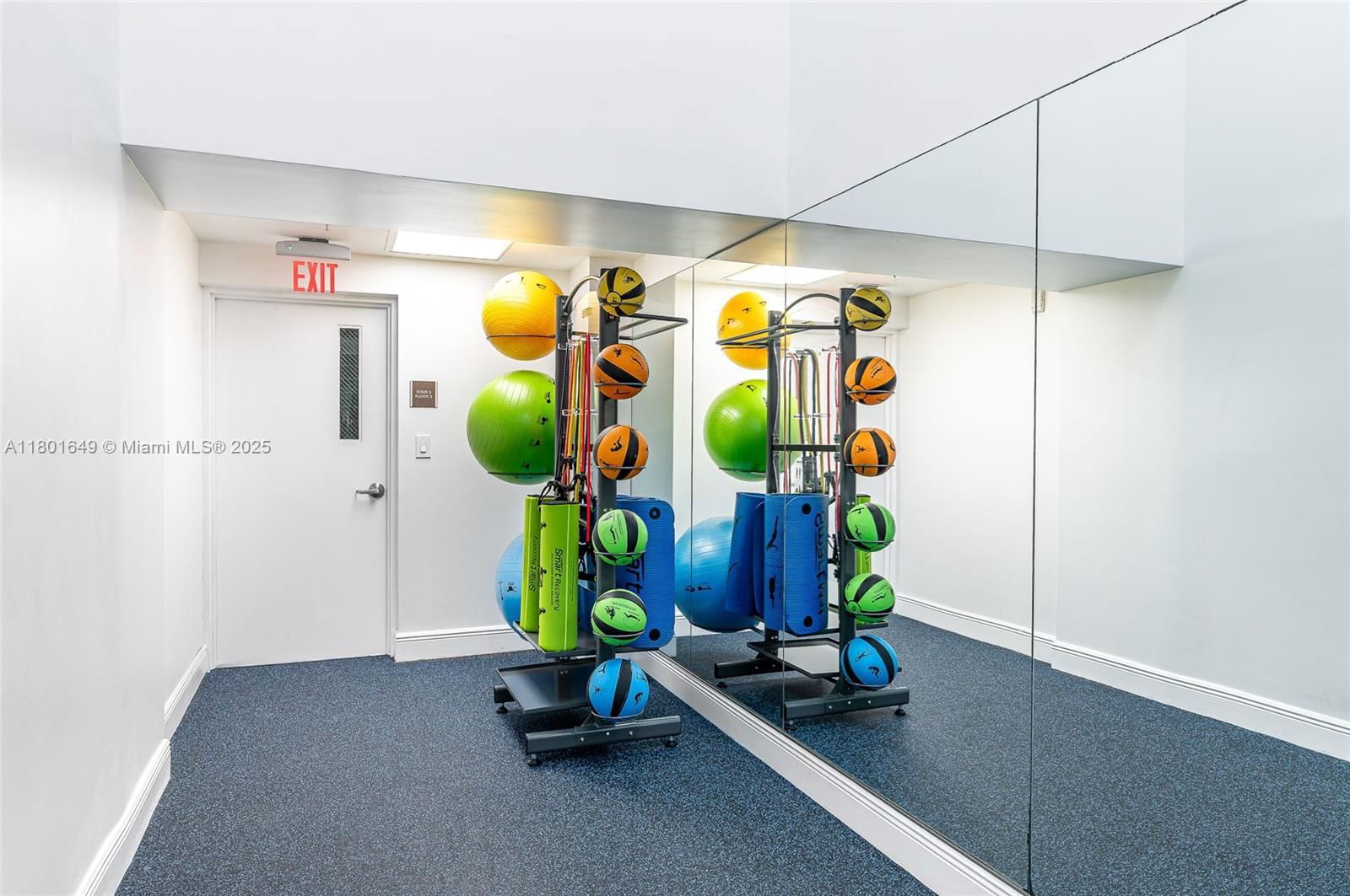 Real estate property located at 16699 Collins Ave #3401, Miami-dade, La Perla Condo, Sunny Isles Beach, FL