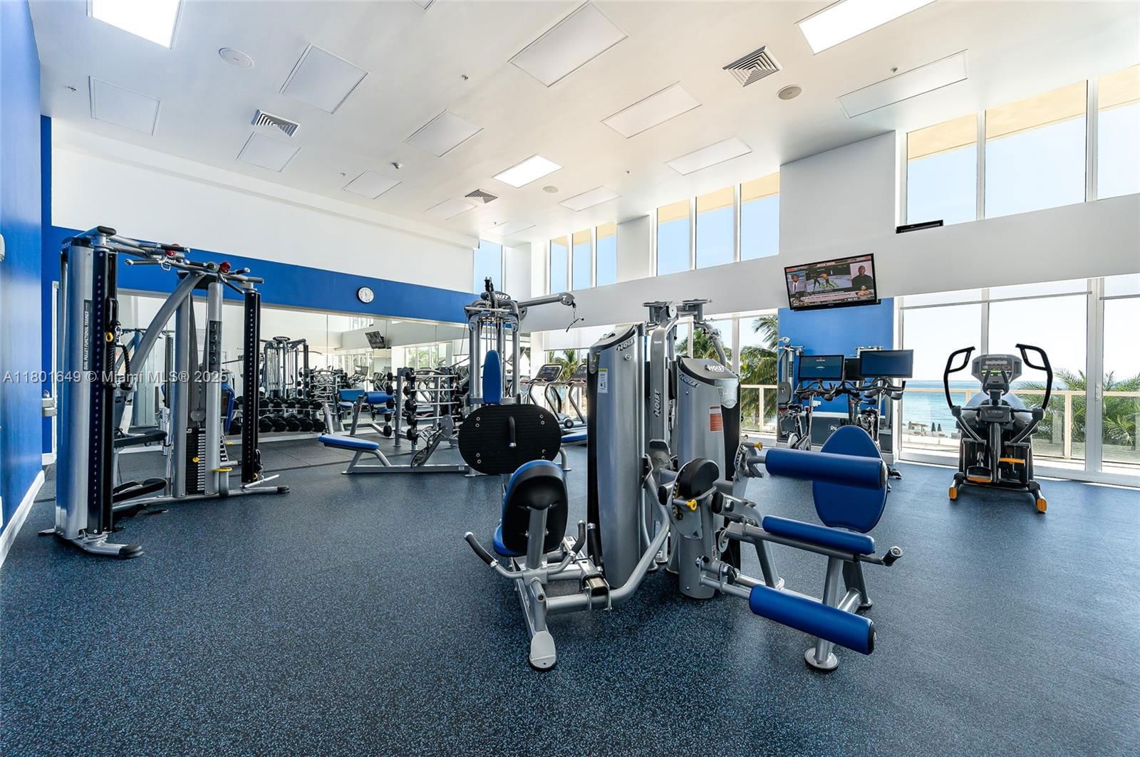 Real estate property located at 16699 Collins Ave #3401, Miami-dade, La Perla Condo, Sunny Isles Beach, FL
