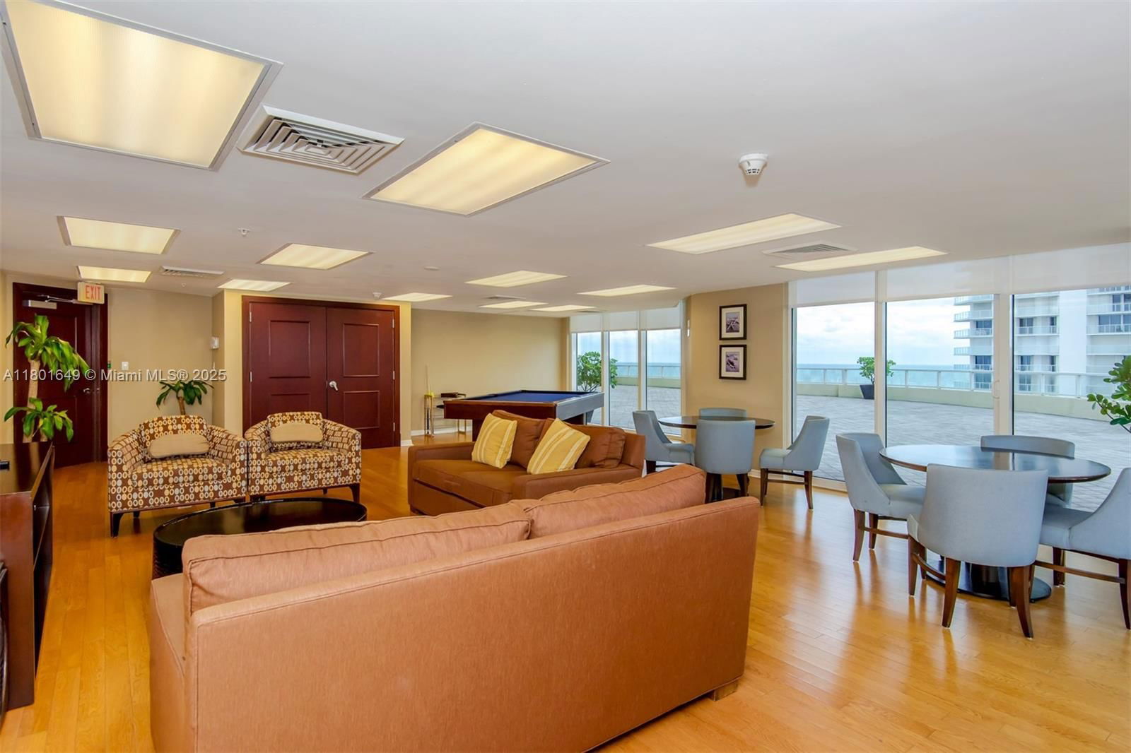 Real estate property located at 16699 Collins Ave #3401, Miami-dade, La Perla Condo, Sunny Isles Beach, FL