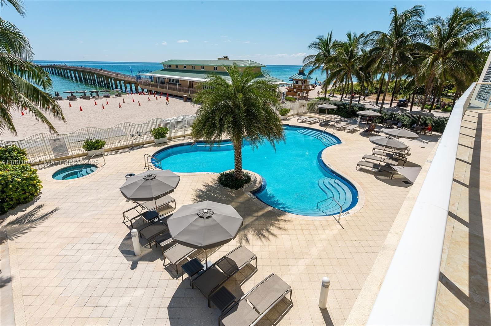Real estate property located at 16699 Collins Ave #3401, Miami-dade, La Perla Condo, Sunny Isles Beach, FL