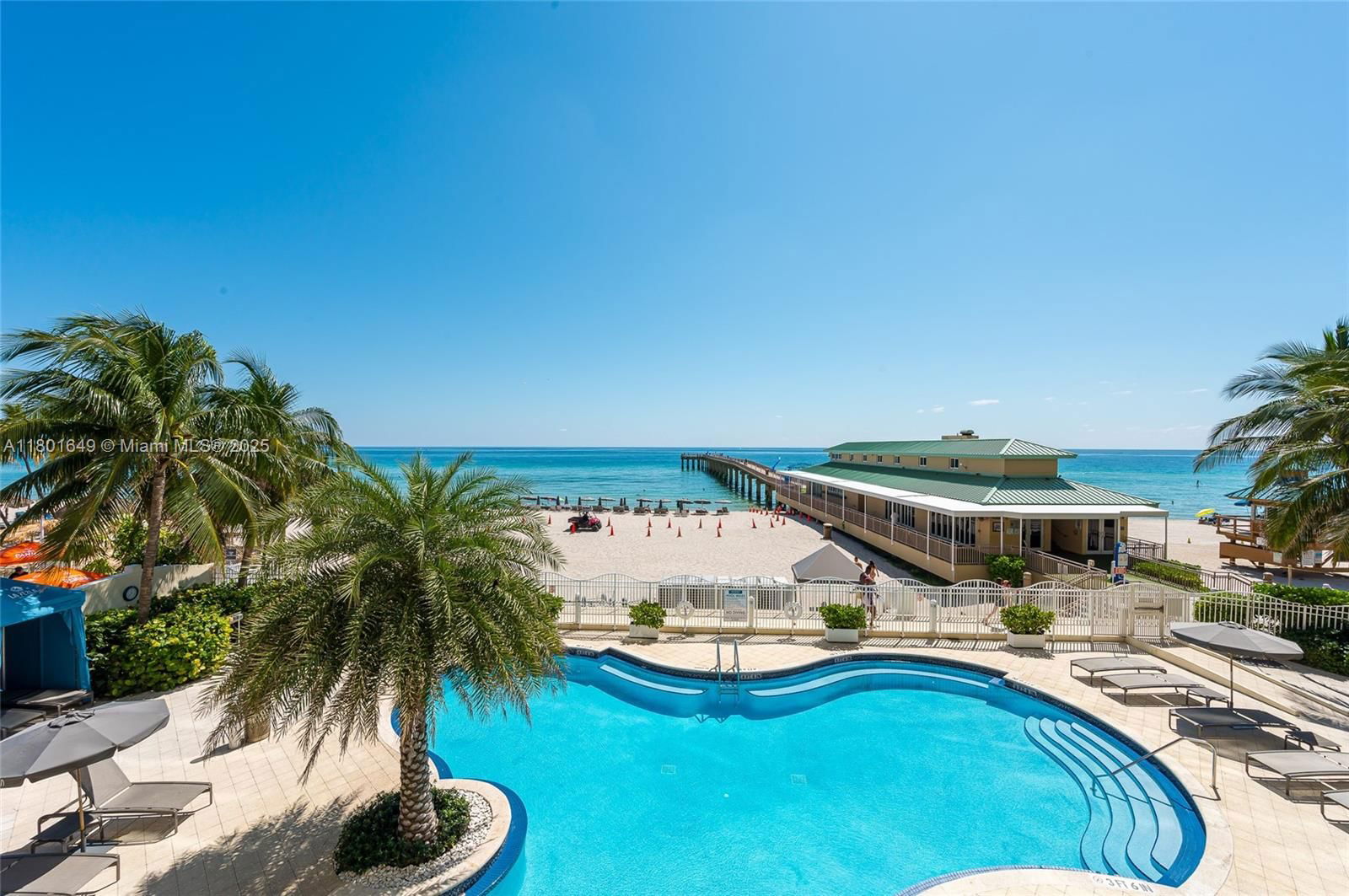 Real estate property located at 16699 Collins Ave #3401, Miami-dade, La Perla Condo, Sunny Isles Beach, FL