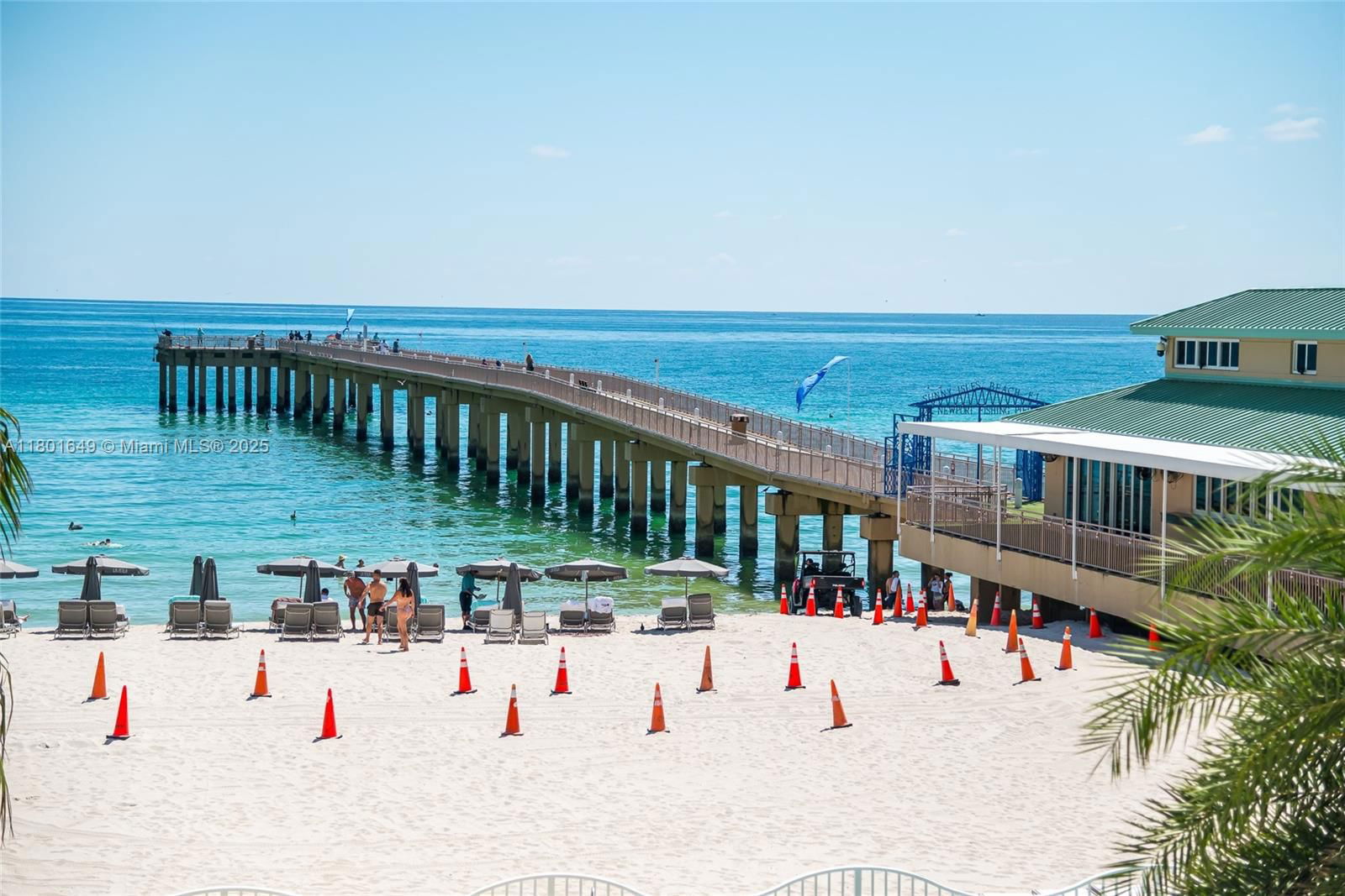 Real estate property located at 16699 Collins Ave #3401, Miami-dade, La Perla Condo, Sunny Isles Beach, FL