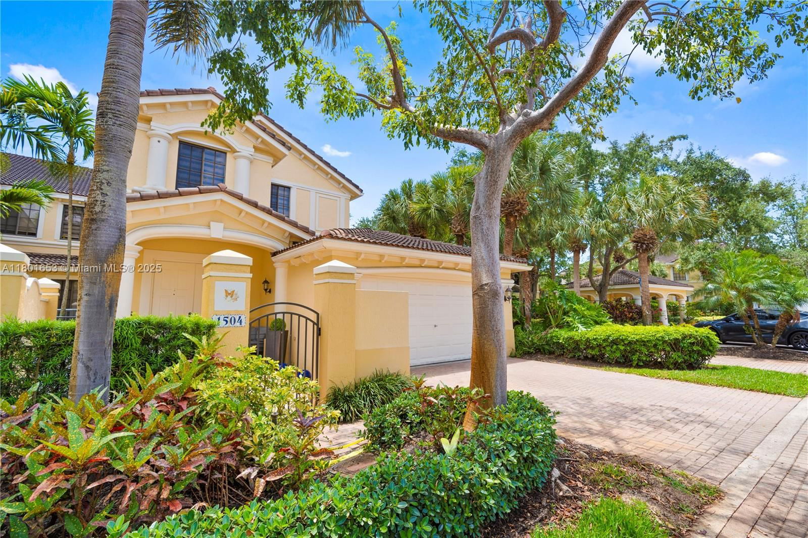 Real estate property located at 1504 Passion Vine Cir #23-4, Broward, Mariposa Pointe At Weston, Weston, FL