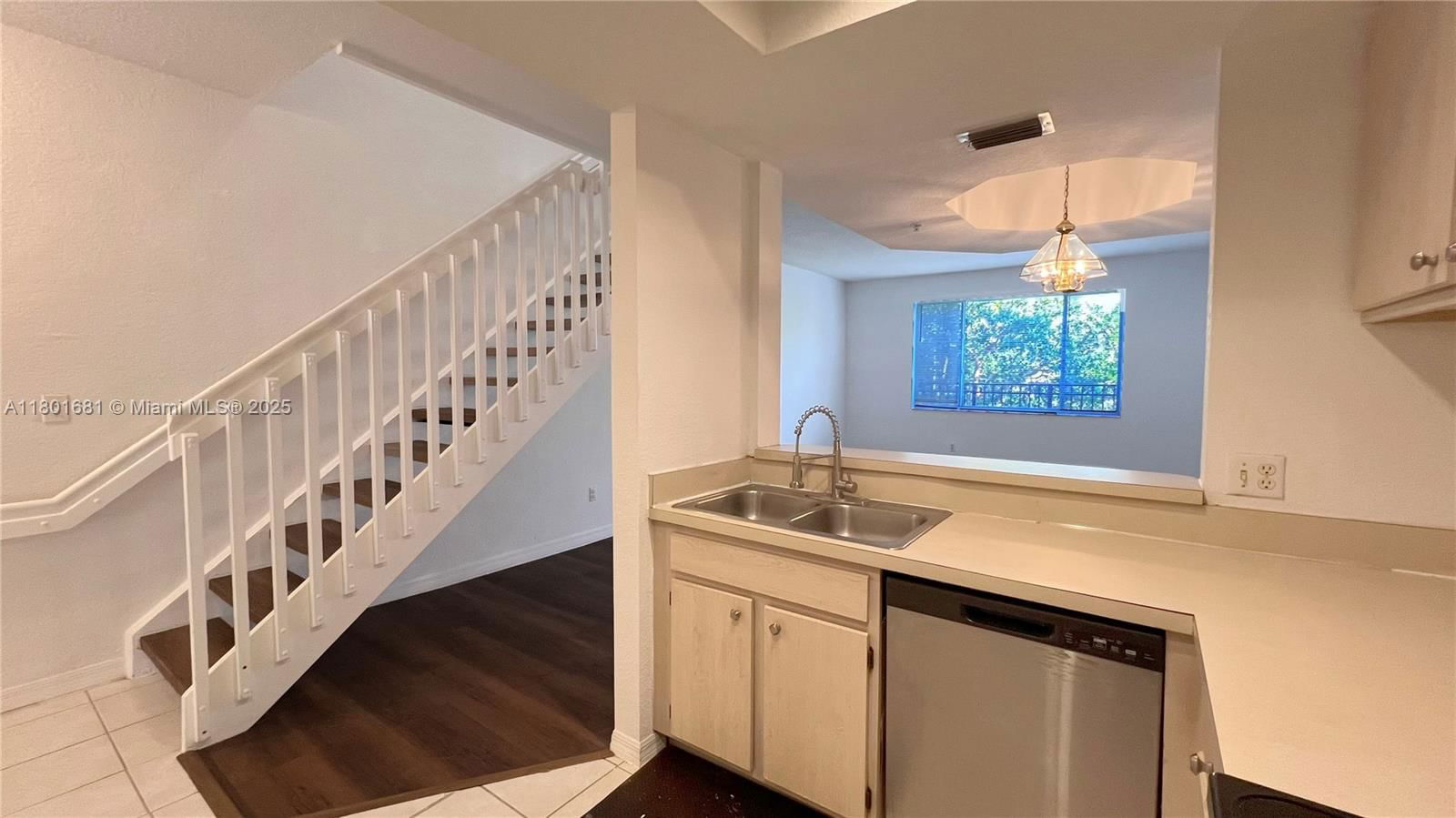 Real estate property located at 781 148 AV #1513, Broward, Villas De Tuscany Condo B, Sunrise, FL