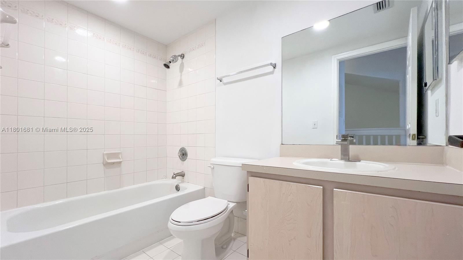 Real estate property located at 781 148 AV #1513, Broward, Villas De Tuscany Condo B, Sunrise, FL