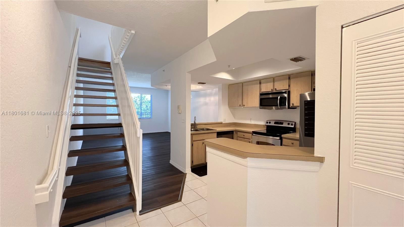 Real estate property located at 781 148 AV #1513, Broward, Villas De Tuscany Condo B, Sunrise, FL