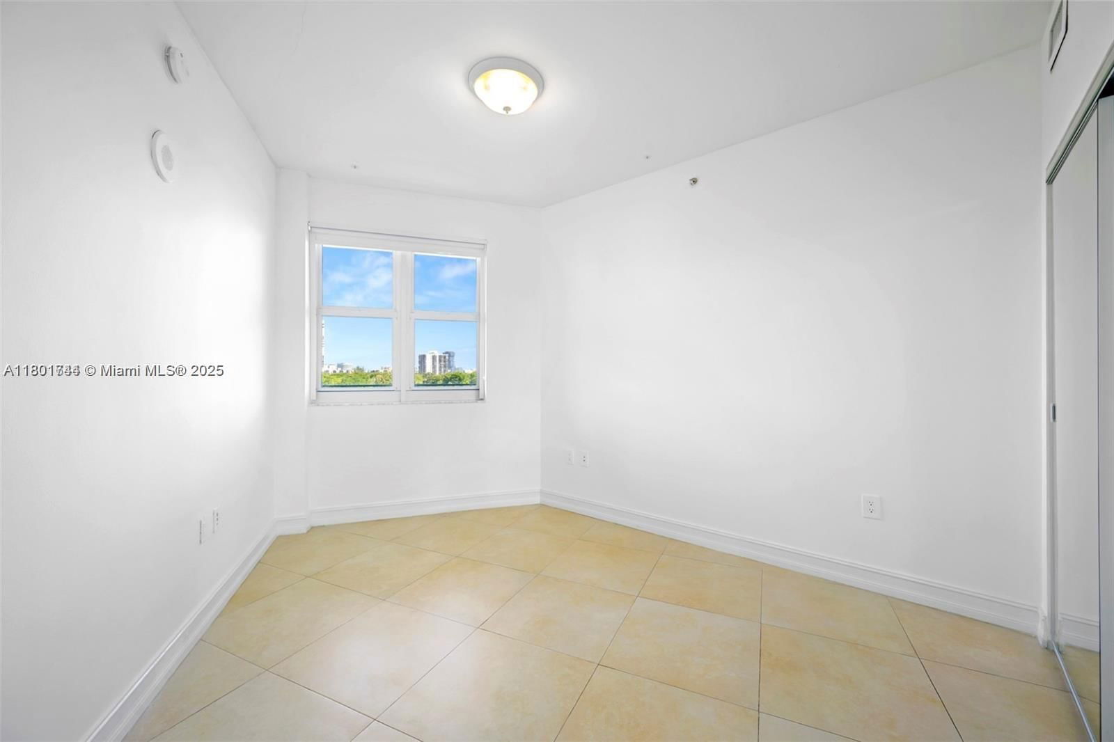 Real estate property located at 20000 Country Club Dr #606, Miami-dade, Turnberry Vlg No Tower Co, Aventura, FL