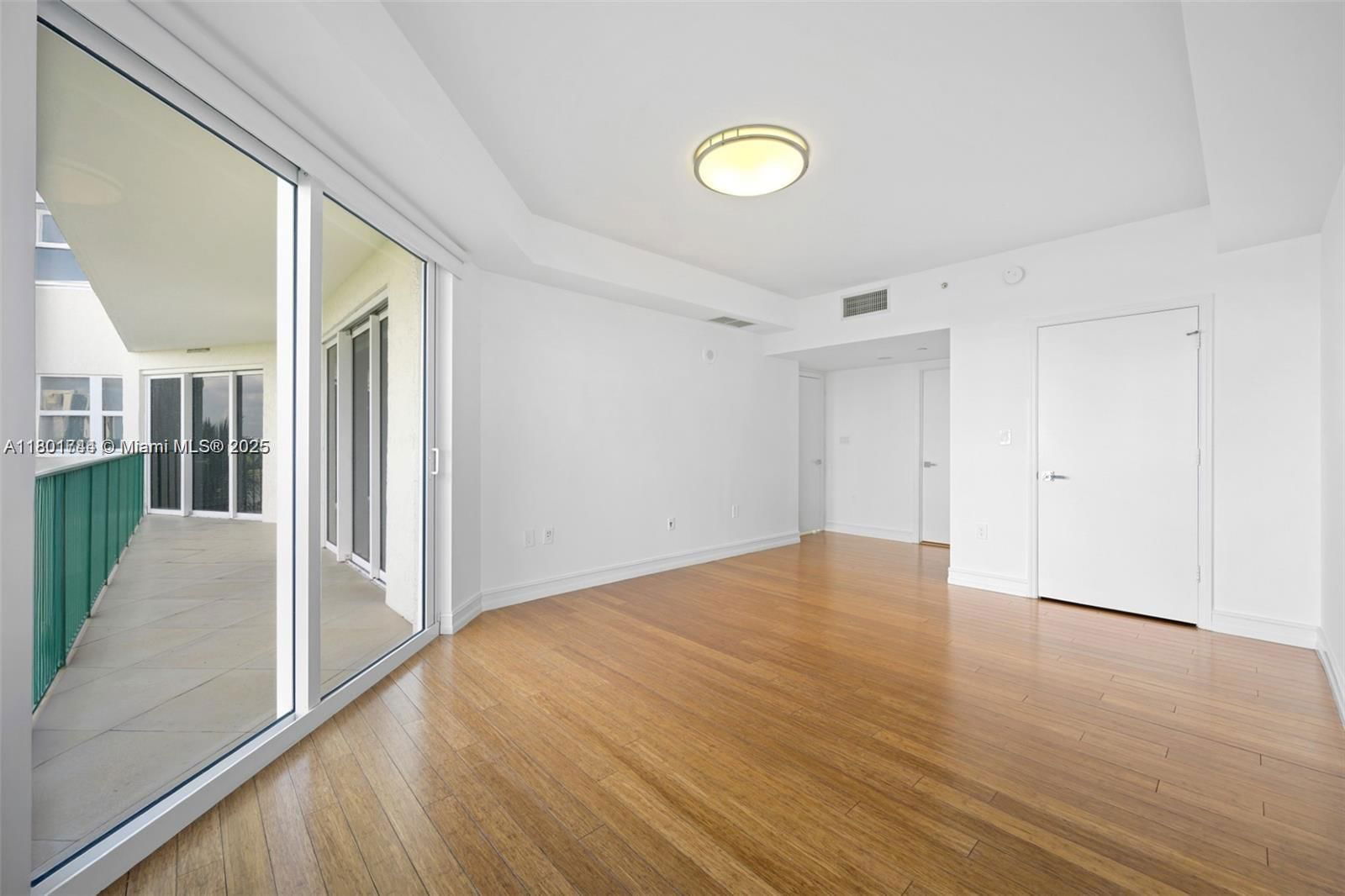 Real estate property located at 20000 Country Club Dr #606, Miami-dade, Turnberry Vlg No Tower Co, Aventura, FL