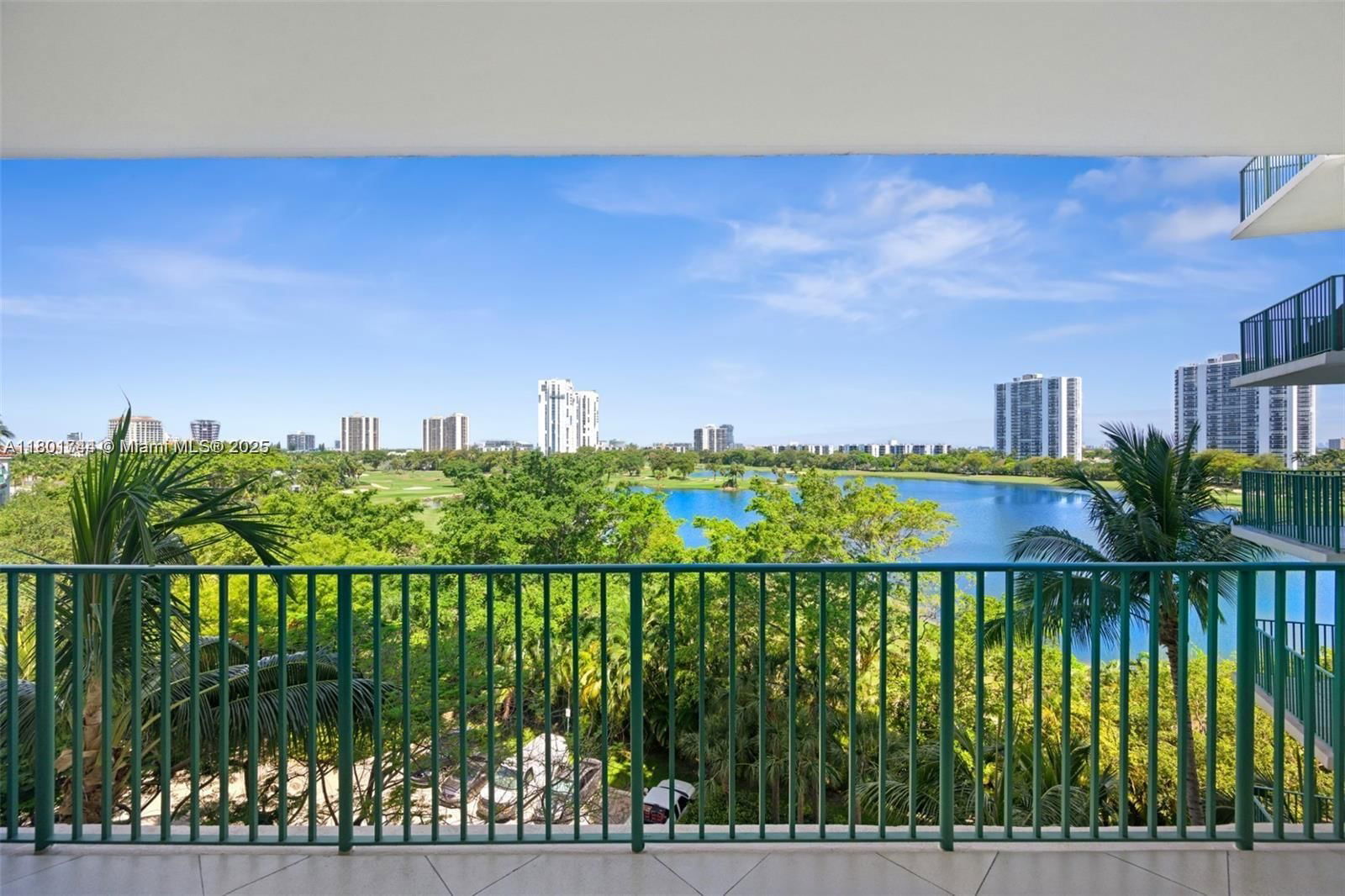 Real estate property located at 20000 Country Club Dr #606, Miami-dade, Turnberry Vlg No Tower Co, Aventura, FL