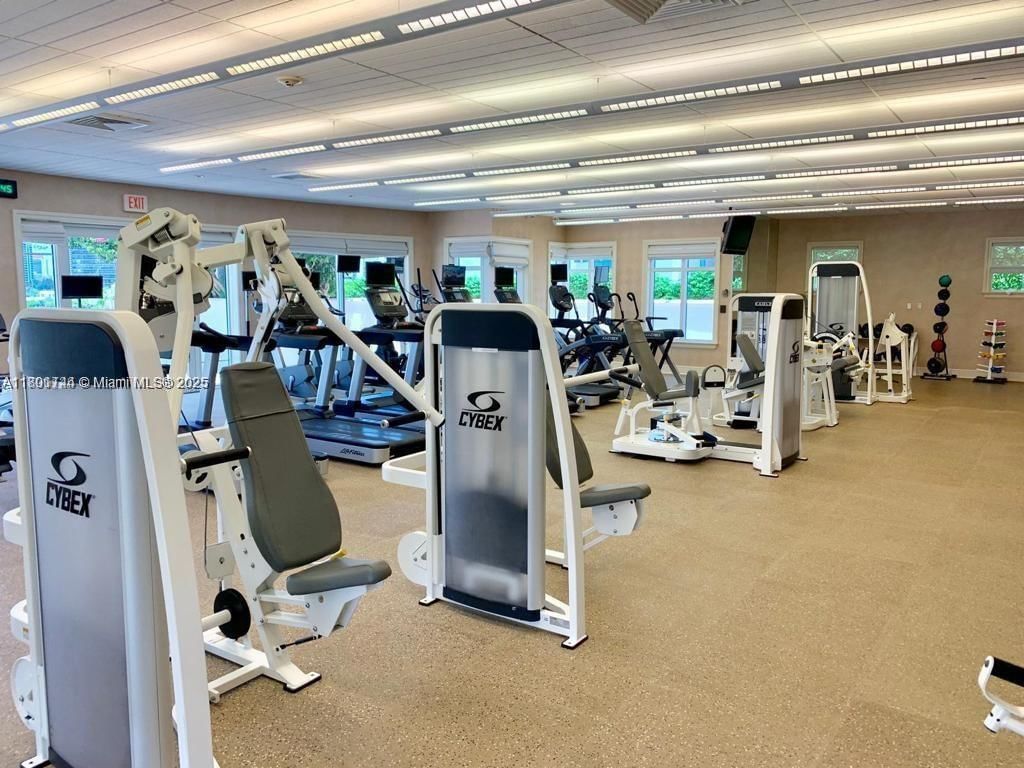 Real estate property located at 20000 Country Club Dr #606, Miami-dade, Turnberry Vlg No Tower Co, Aventura, FL