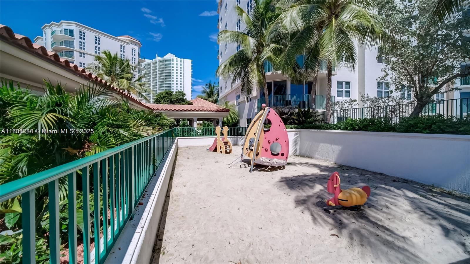 Real estate property located at 20000 Country Club Dr #606, Miami-dade, Turnberry Vlg No Tower Co, Aventura, FL
