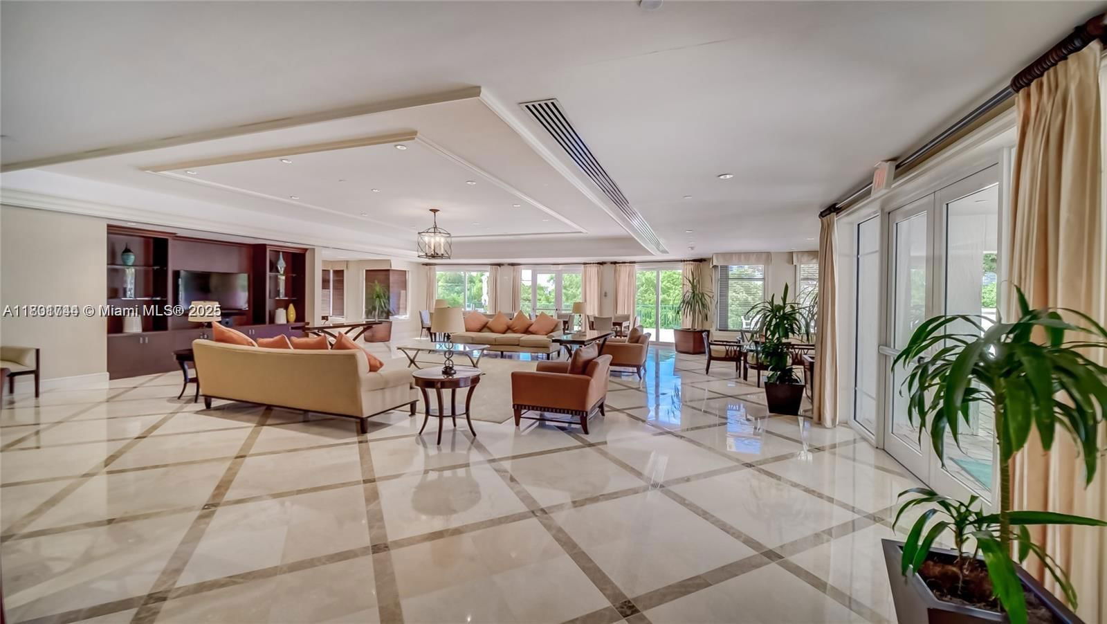 Real estate property located at 20000 Country Club Dr #606, Miami-dade, Turnberry Vlg No Tower Co, Aventura, FL