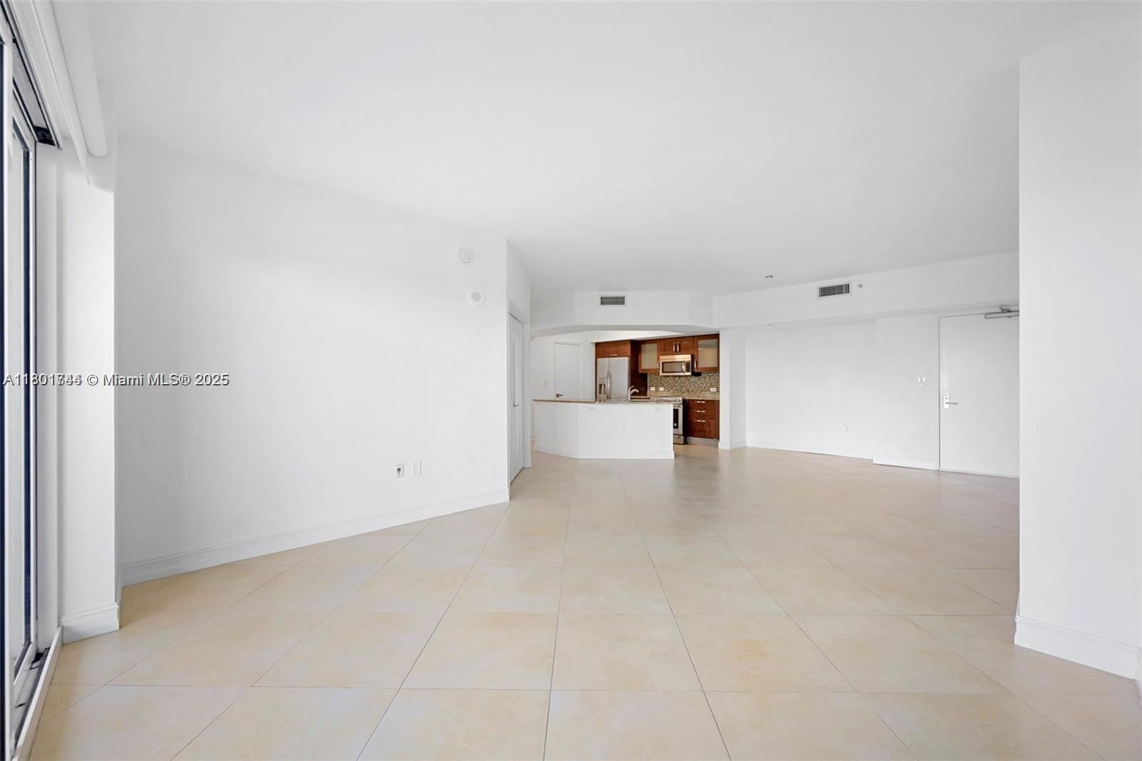 Real estate property located at 20000 Country Club Dr #606, Miami-dade, Turnberry Vlg No Tower Co, Aventura, FL