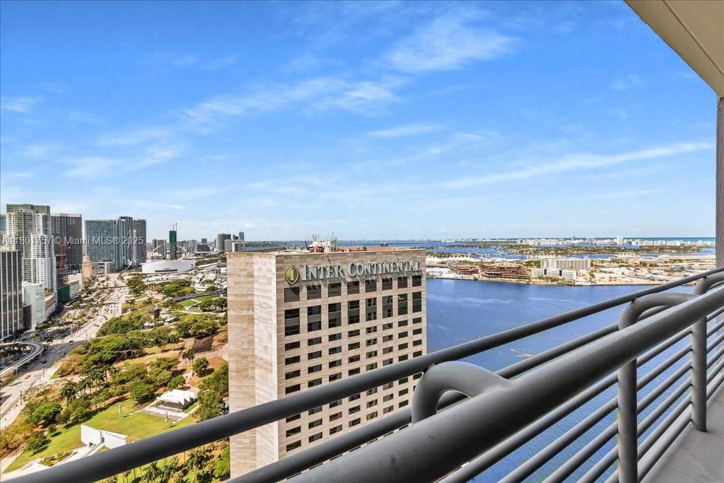 Real estate property located at 335 Biscayne Blvd #4000, Miami-dade, One Miami East Condo, Miami, FL