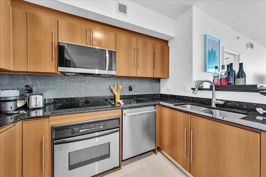 Real estate property located at 335 Biscayne Blvd #4000, Miami-dade, One Miami East Condo, Miami, FL