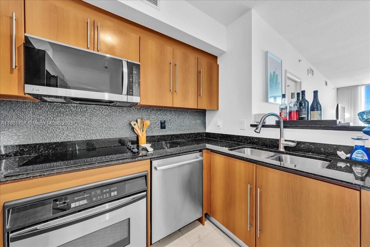 Real estate property located at 335 Biscayne Blvd #4000, Miami-dade, One Miami East Condo, Miami, FL