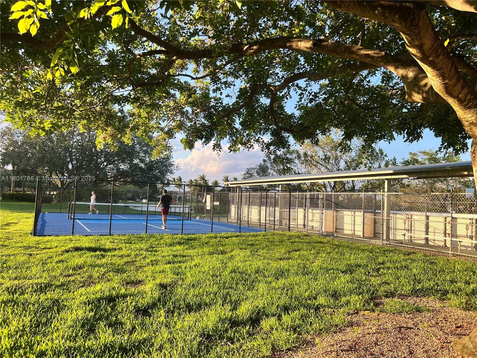 Real estate property located at 1192 Chinaberry Dr, Broward, Sector 2-parcels 1 2 3 4, Weston, FL