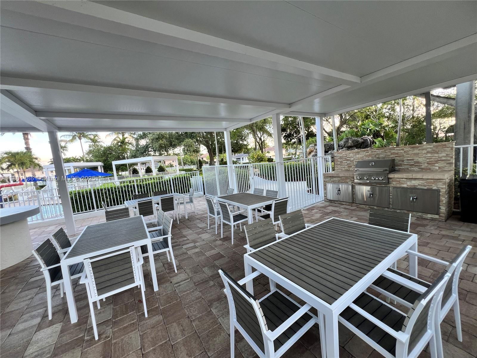 Real estate property located at 1192 Chinaberry Dr, Broward, Sector 2-parcels 1 2 3 4, Weston, FL