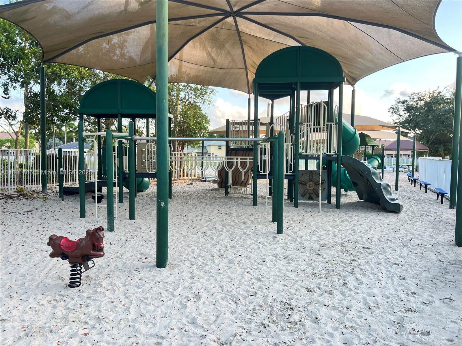 Real estate property located at 1192 Chinaberry Dr, Broward, Sector 2-parcels 1 2 3 4, Weston, FL