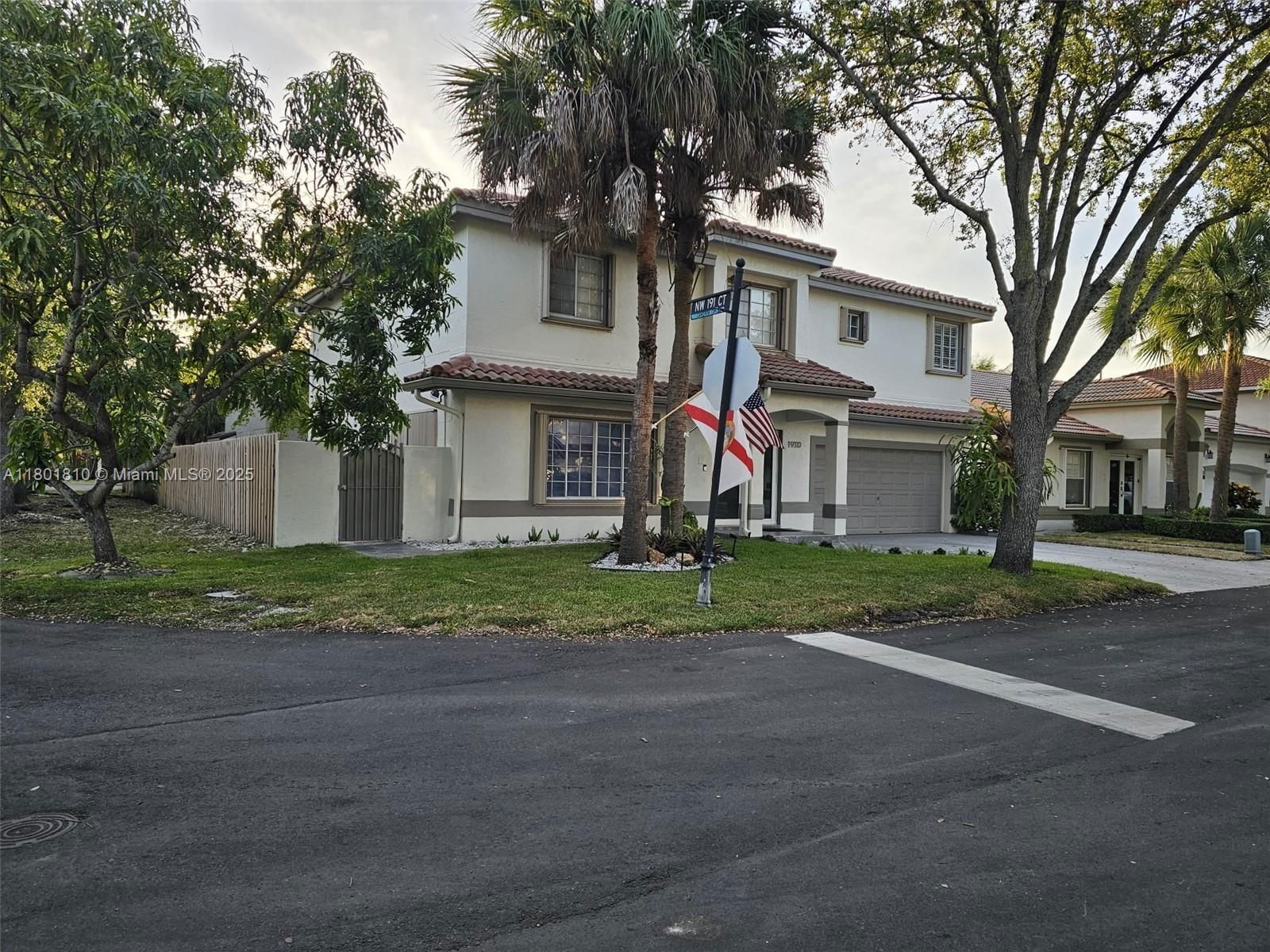 Real estate property located at 19110 88th Ct, Miami-dade, Lakes On The Green Gwendo, Hialeah, FL
