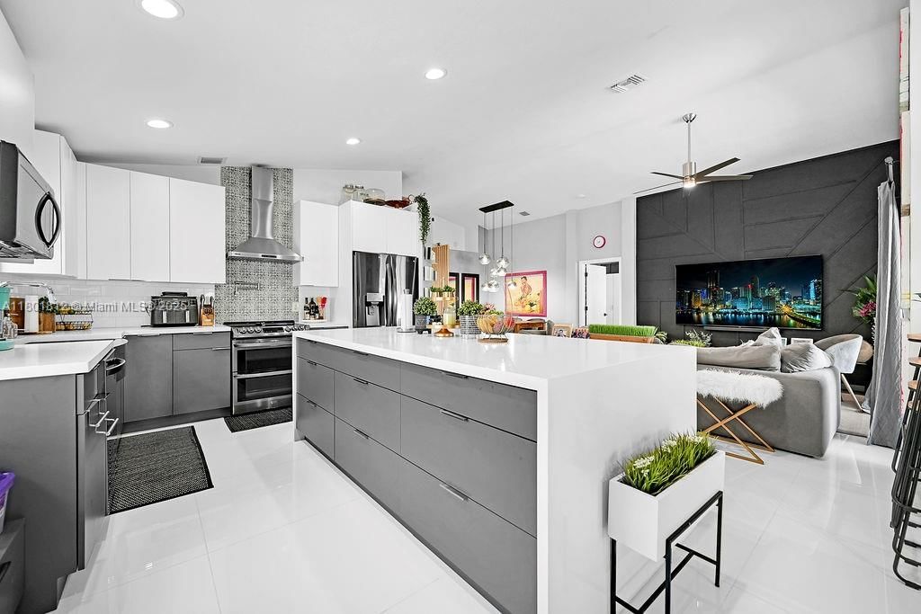 Real estate property located at 1550 194th Ave, Broward, Vulcan Materials Company, Pembroke Pines, FL