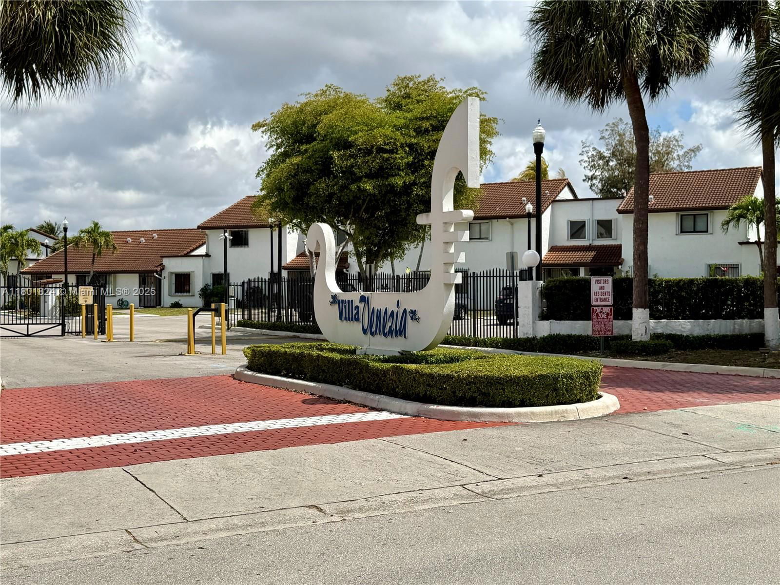 Real estate property located at 1461 124th Ct A-13, Miami-dade, Villa Venezia Condo Ph X, Miami, FL