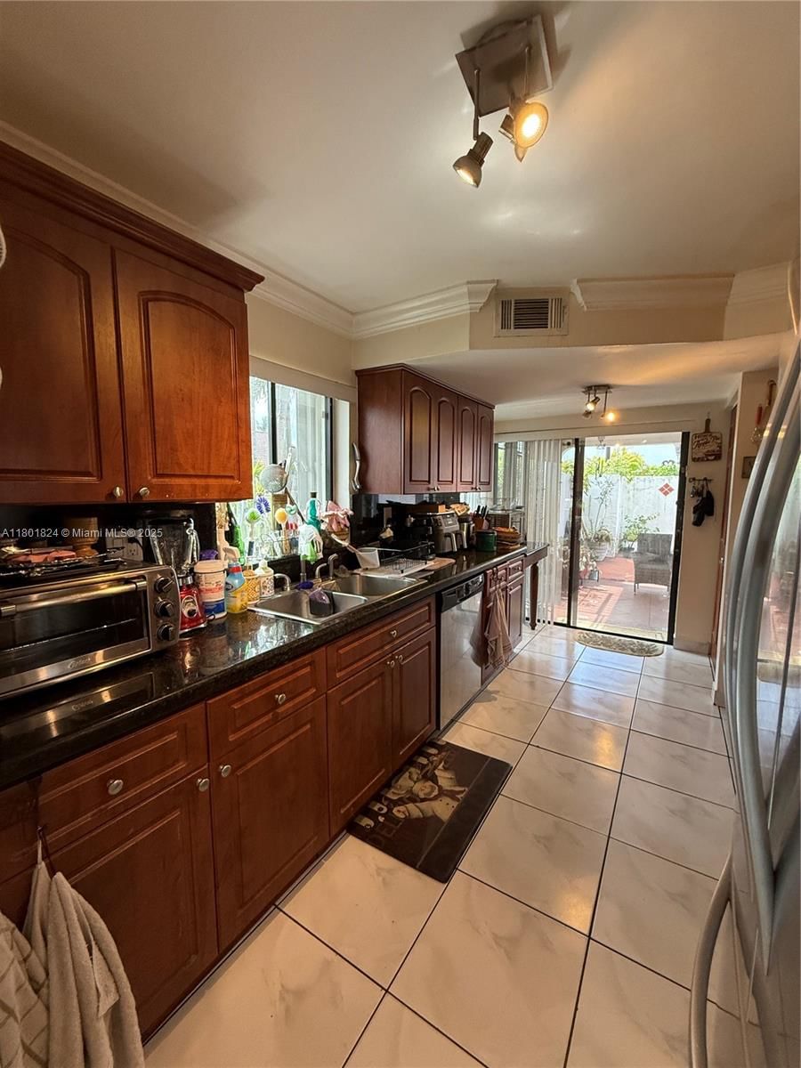 Real estate property located at 1461 124th Ct A-13, Miami-dade, Villa Venezia Condo Ph X, Miami, FL