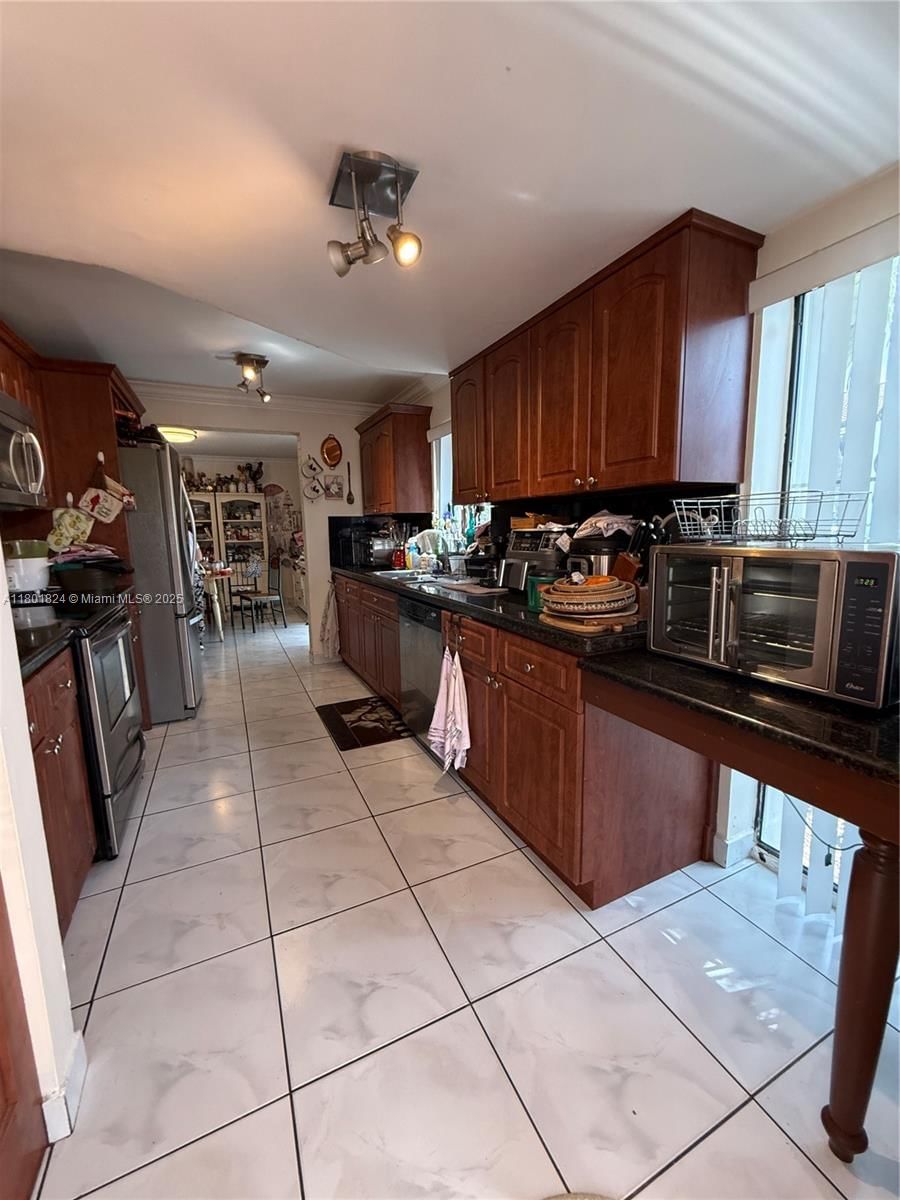 Real estate property located at 1461 124th Ct A-13, Miami-dade, Villa Venezia Condo Ph X, Miami, FL