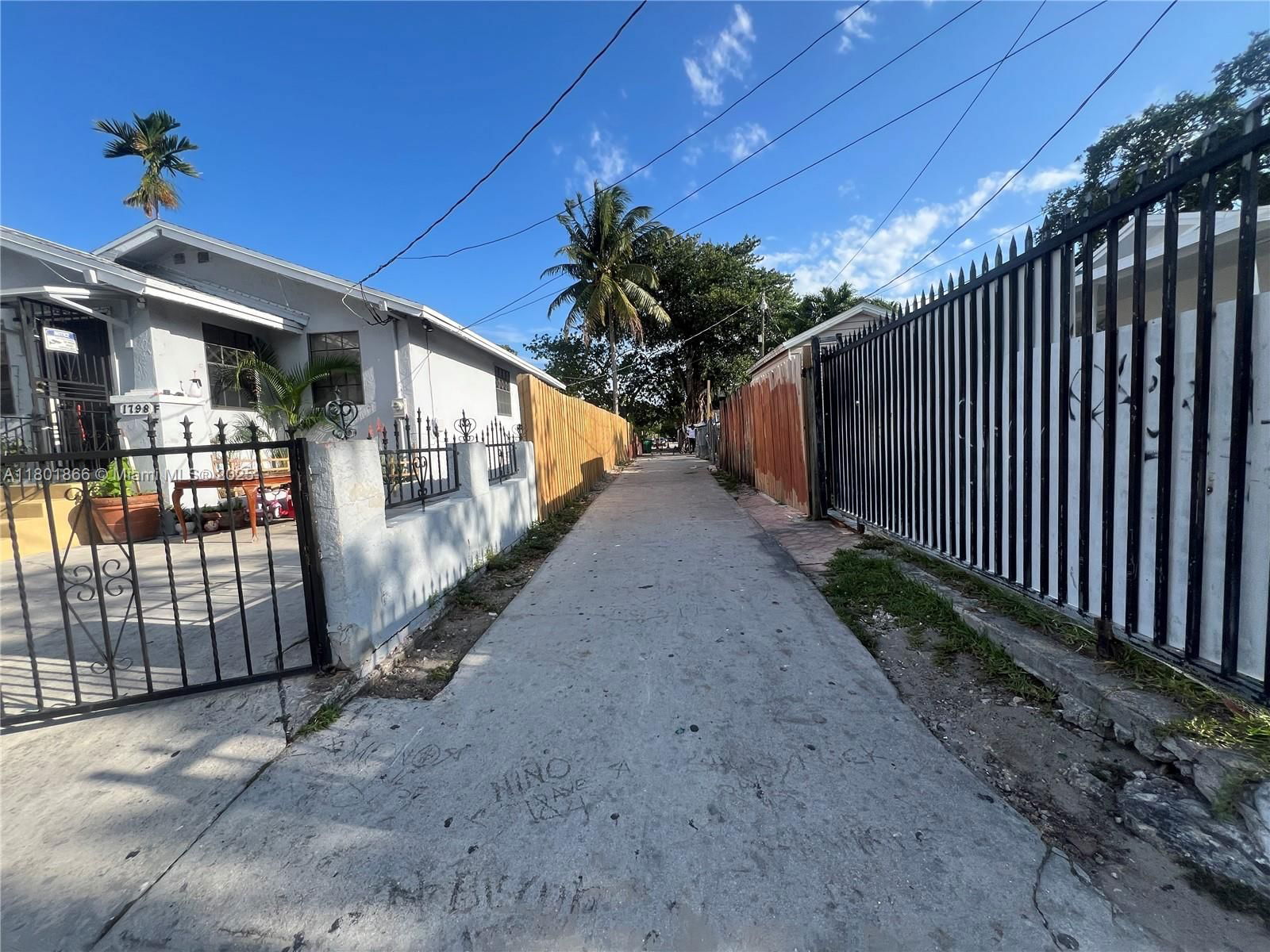 Real estate property located at 1800 3rd St, Miami-dade, Idlewild Park, Miami, FL
