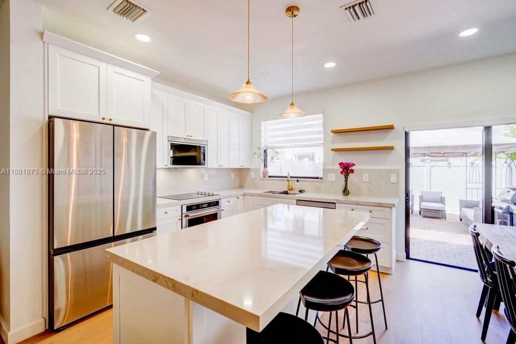 Real estate property located at 10602 33rd Way, Miami-dade, Aquabella Section Two, Hialeah, FL