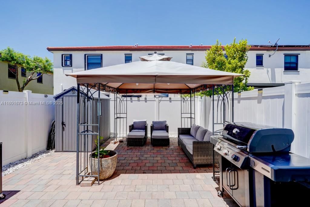 Real estate property located at 10602 33rd Way, Miami-dade, Aquabella Section Two, Hialeah, FL